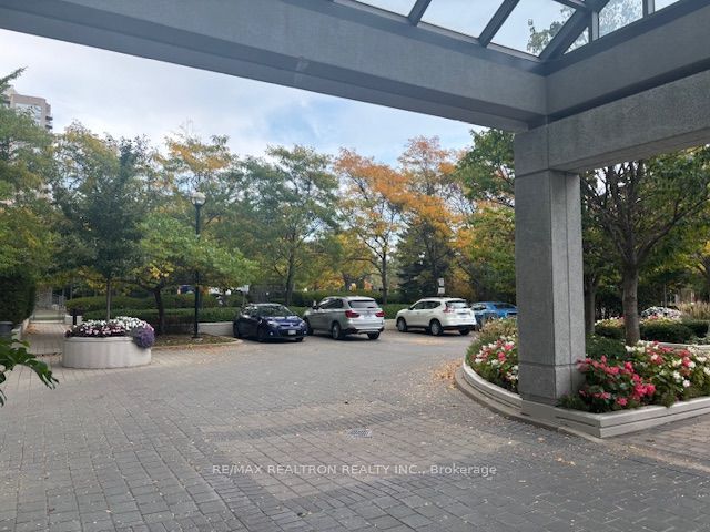 Unit 1116 - 188 Doris Avenue, North York 2