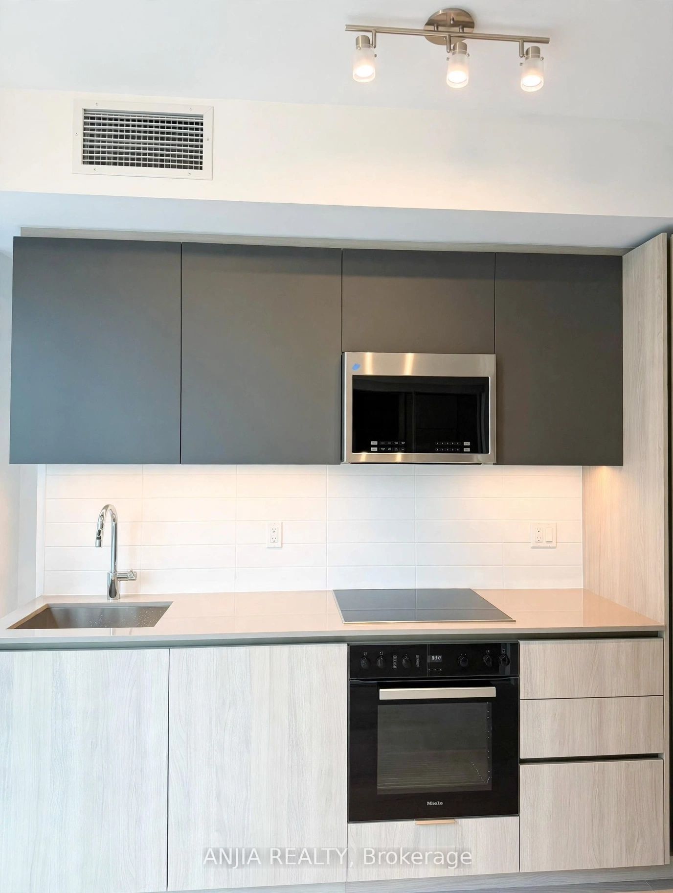 Unit 3028 - 400 King Street W, Toronto 5