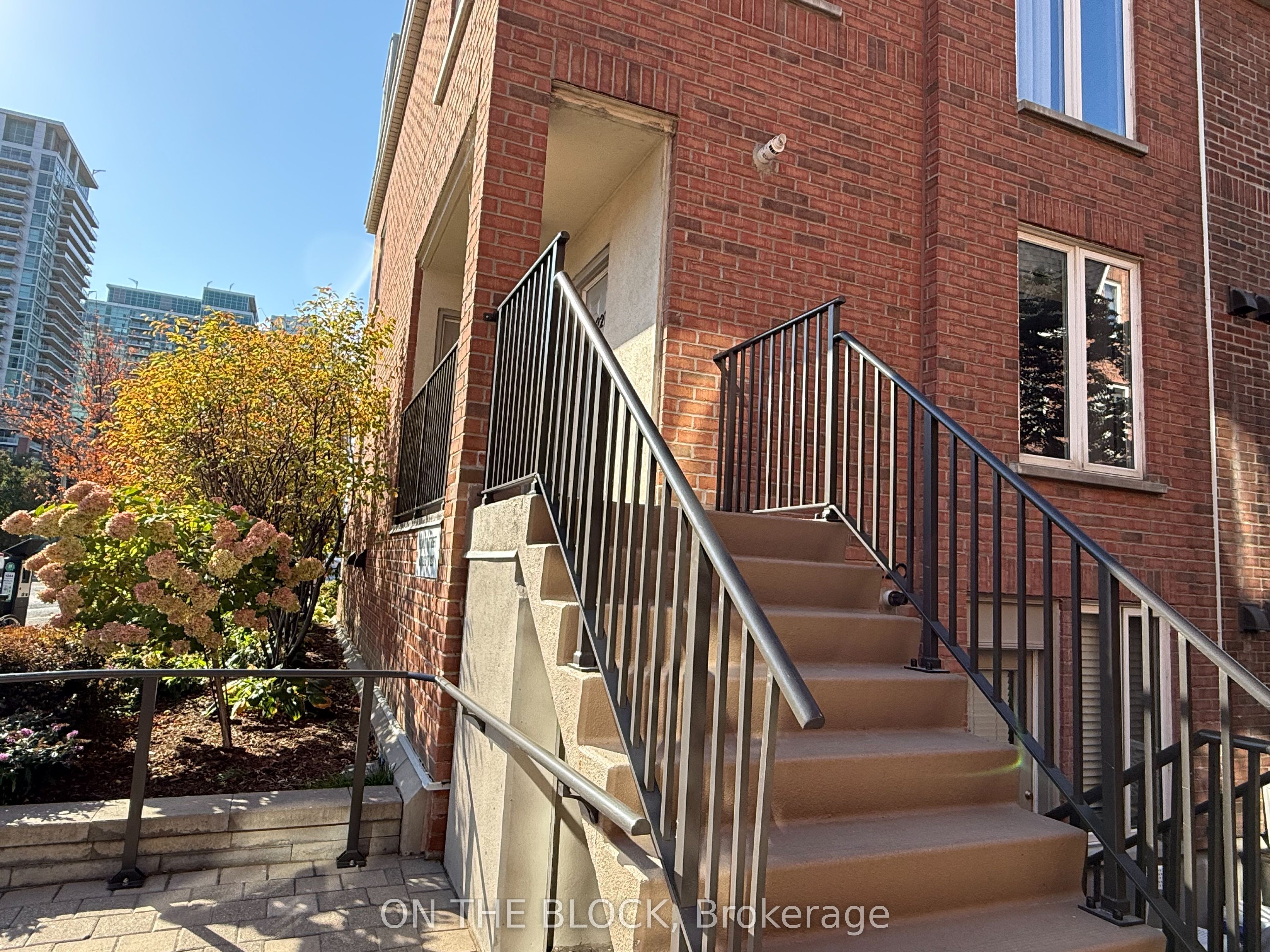Unit 223 - 28 Douro Street, Toronto 2
