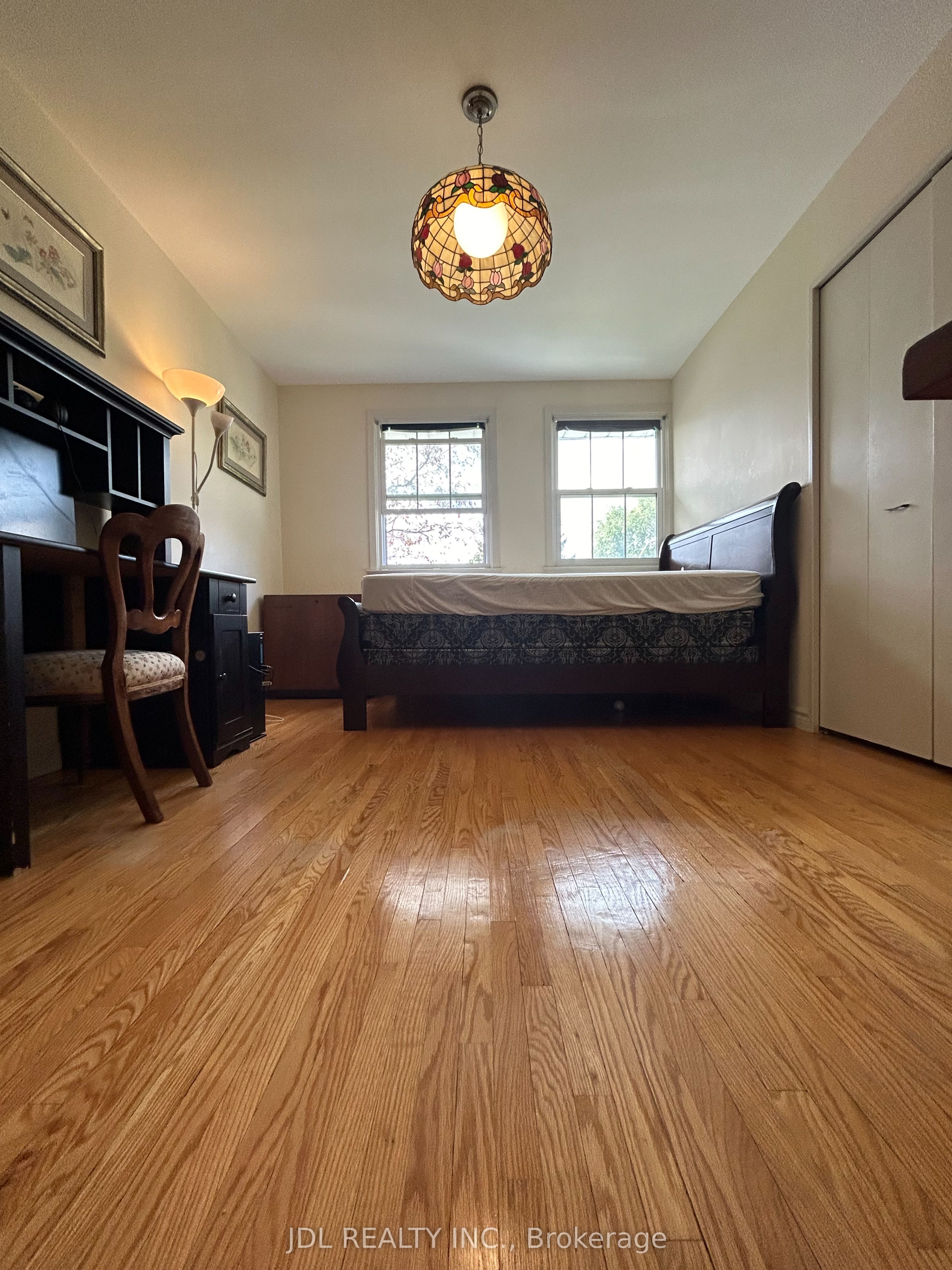 Unit Large Bedroom B 2nd Floor - 3 Butterfield Drive, North York 3