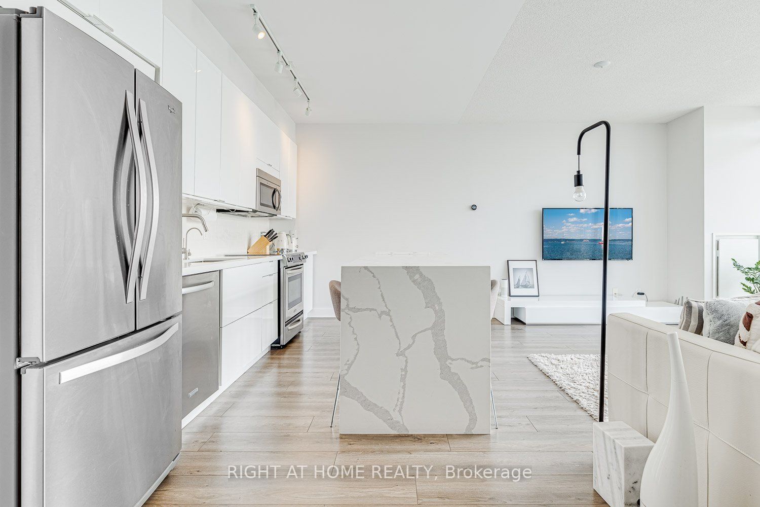 Unit 915 - 90 Stadium Road, Toronto 4