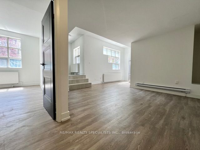 Unit 903 - 100 Gloucester Street S, Toronto 2