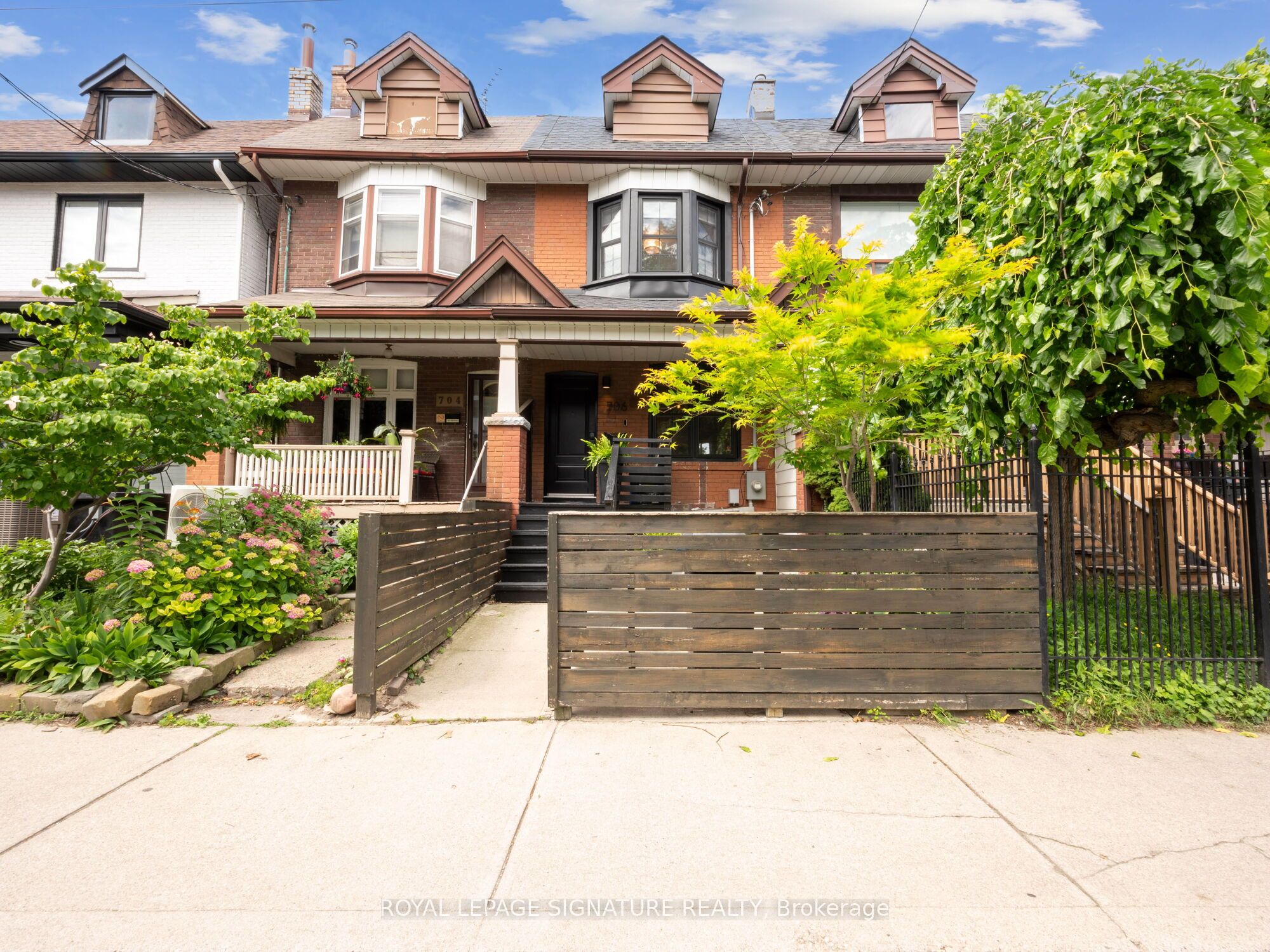 706 Manning Ave, Toronto, Ontario M6G2W4 Sold History HouseSigma