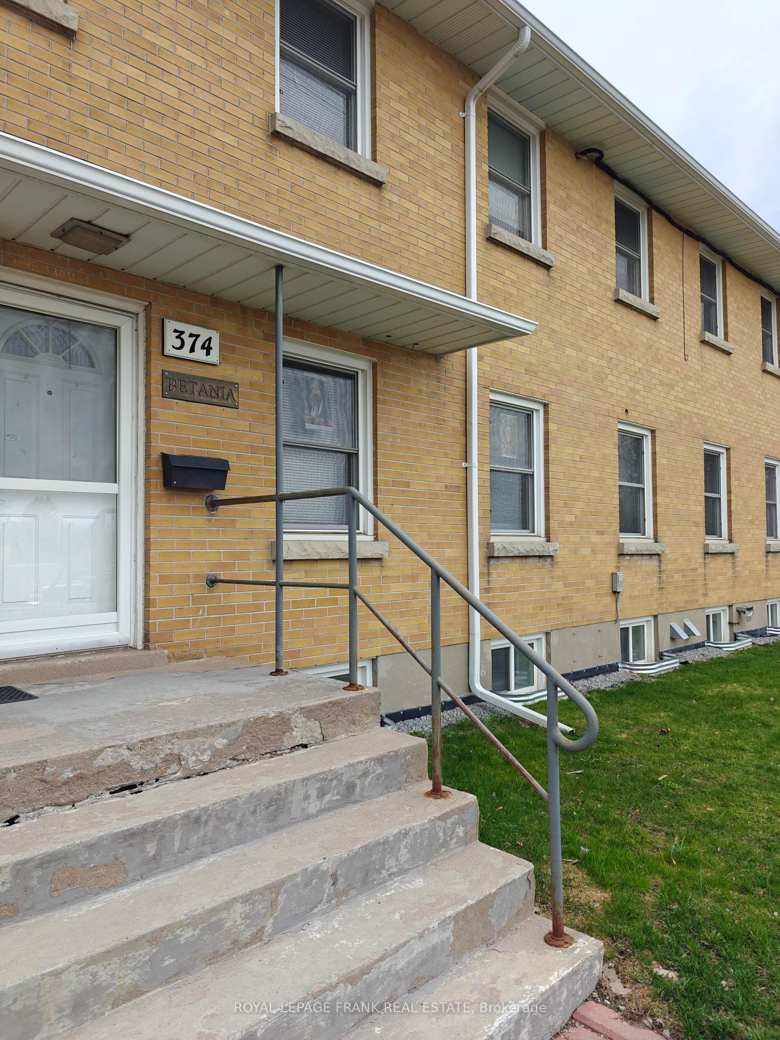 Unit 3 - 374 Central Park Boulevard S, Oshawa 1
