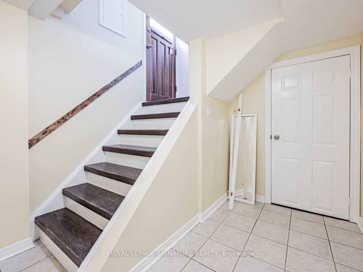 Unit Bsmt - 87 Watson Street, Scarborough 4
