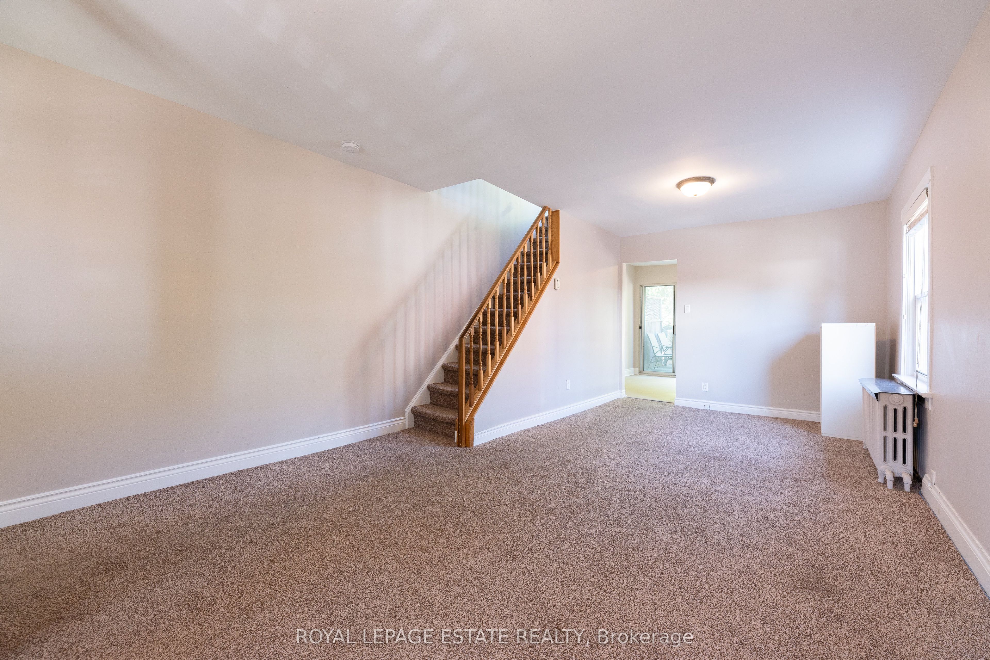 326 Monarch Park Avenue, Toronto 4
