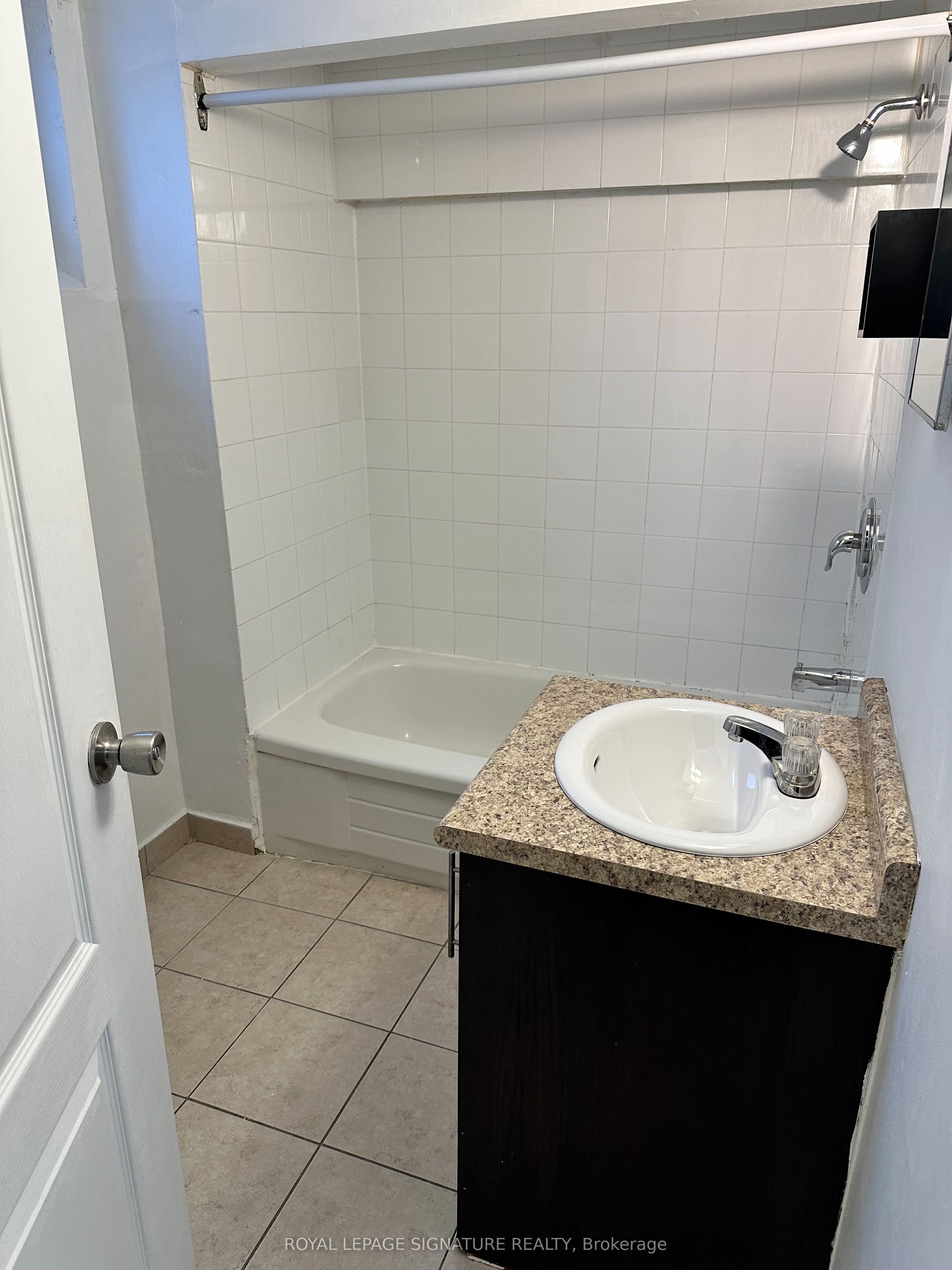Unit Bsmt - 7 Limevale Crescent, Scarborough 5