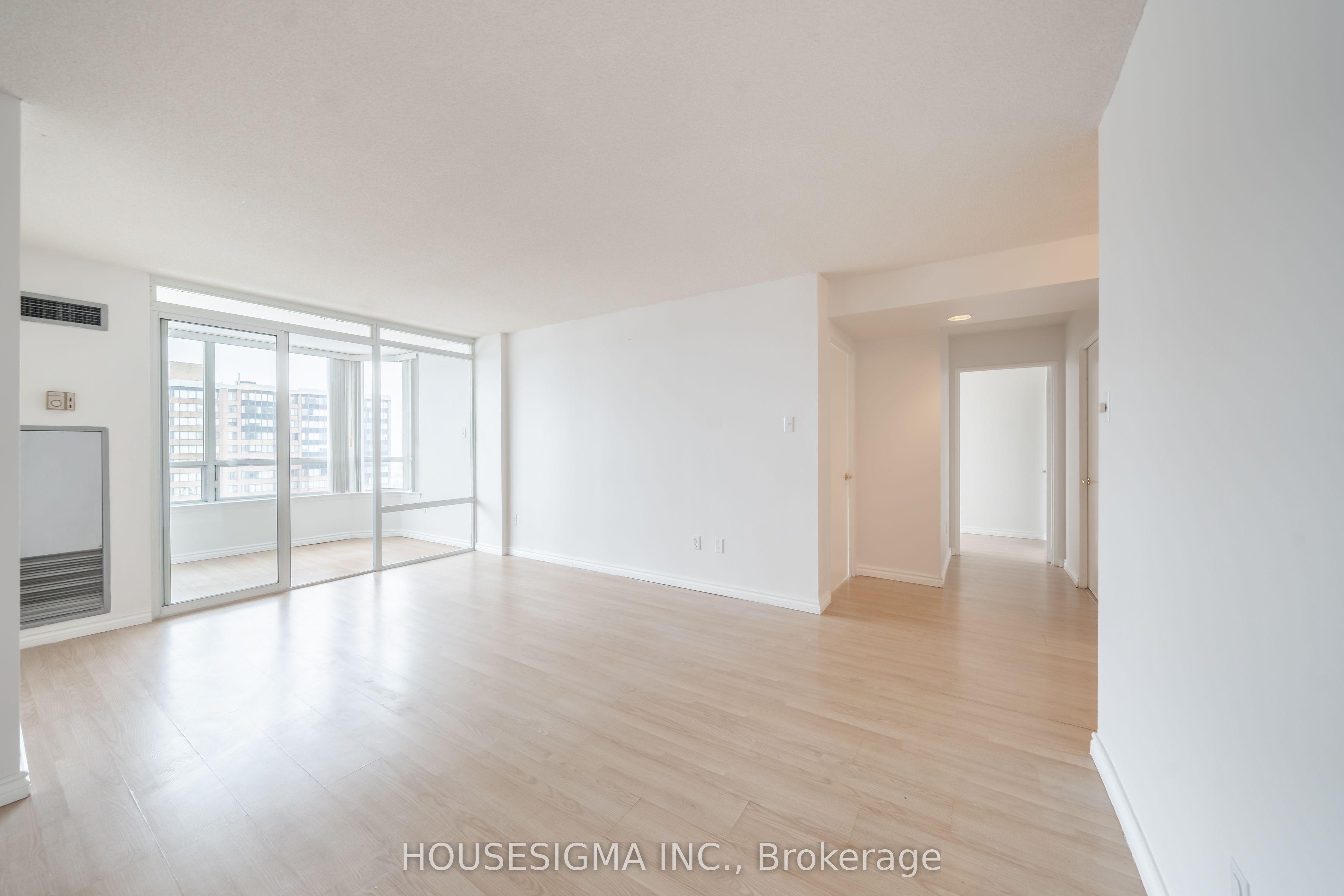 Unit 1605 - 330 Alton Towers Circle, Scarborough 3