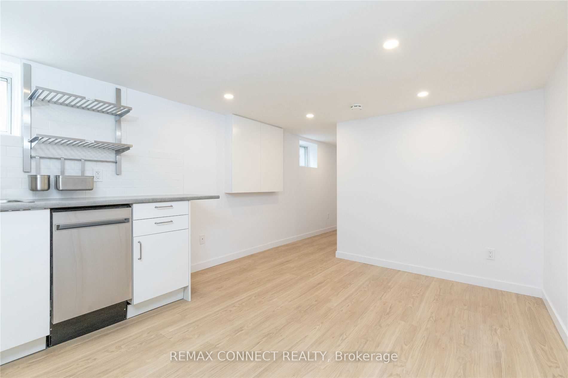 Unit Lower - 1370 Woodbine Avenue, Toronto 4