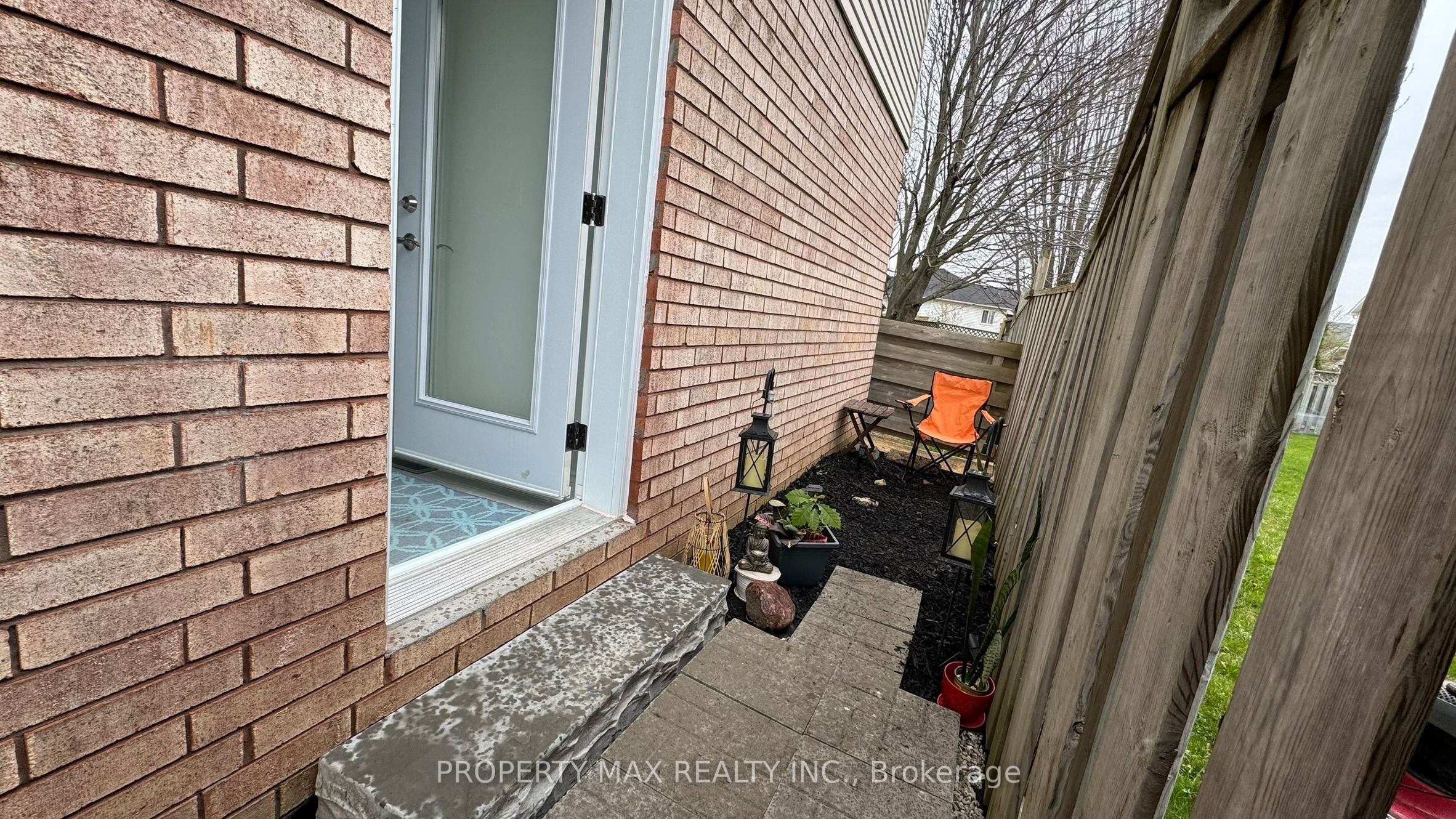 Unit Bsmt - 30 Glenabbey Drive, Clarington 2