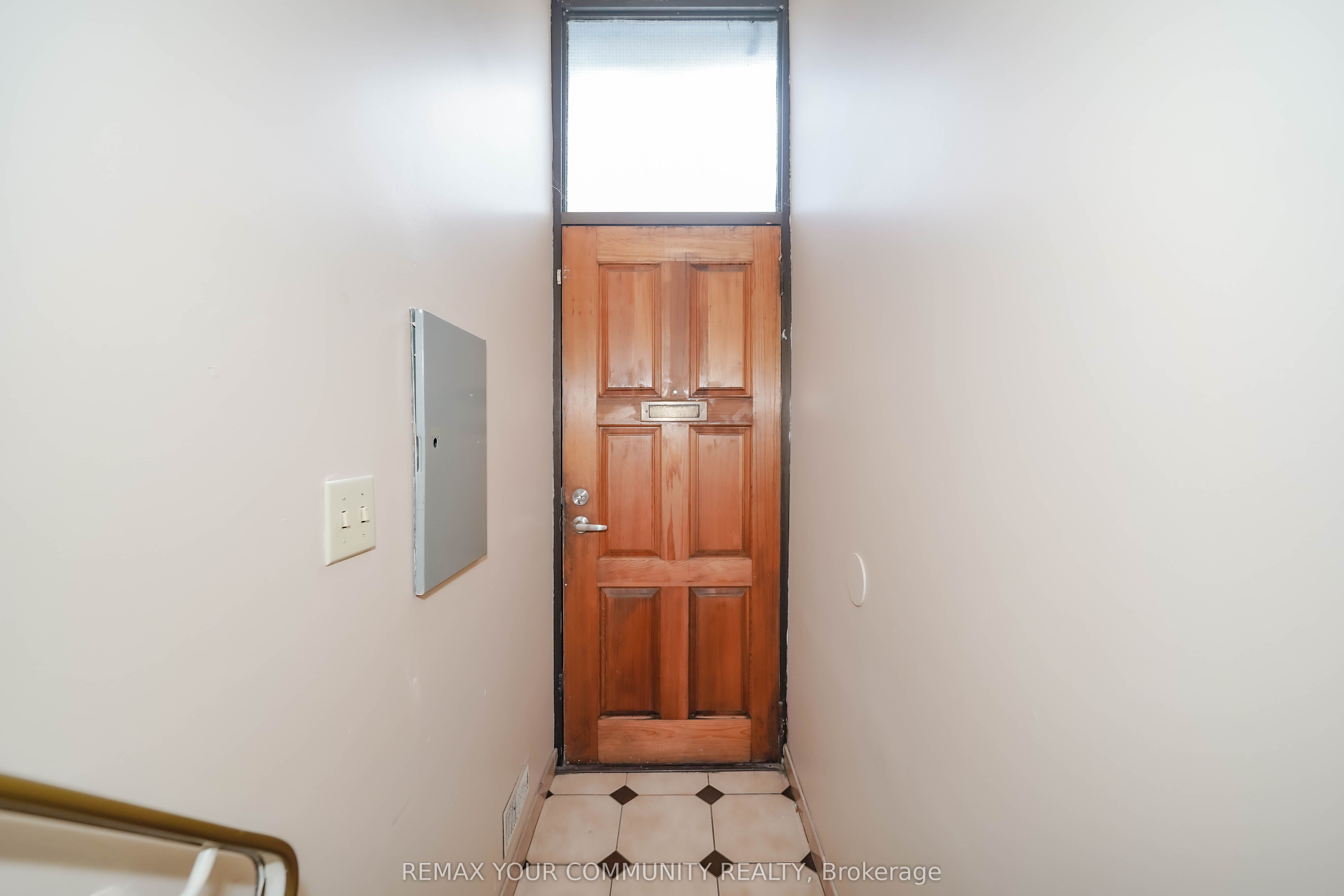 Unit Room 2 - 1378 Danforth Avenue, Toronto 2