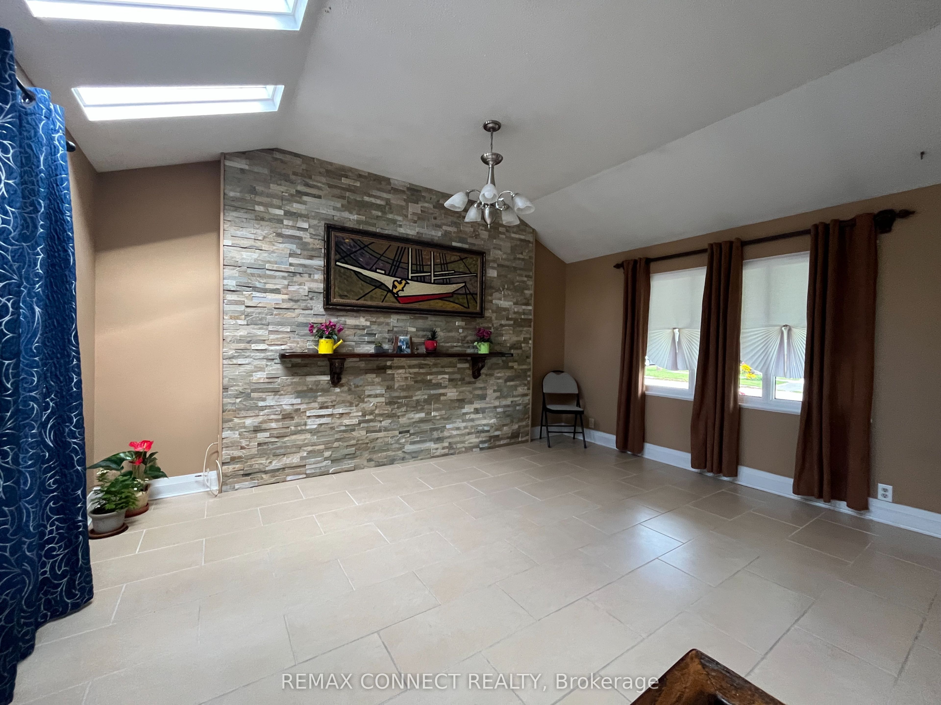 2 Hapley Drive, Scarborough 4