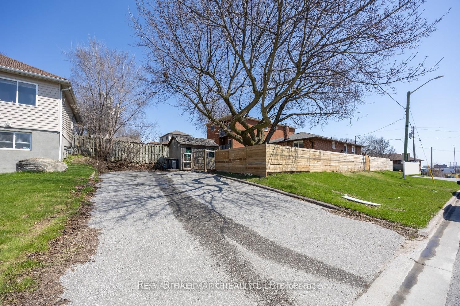 Unit Main - 324 College Avenue, Oshawa 2