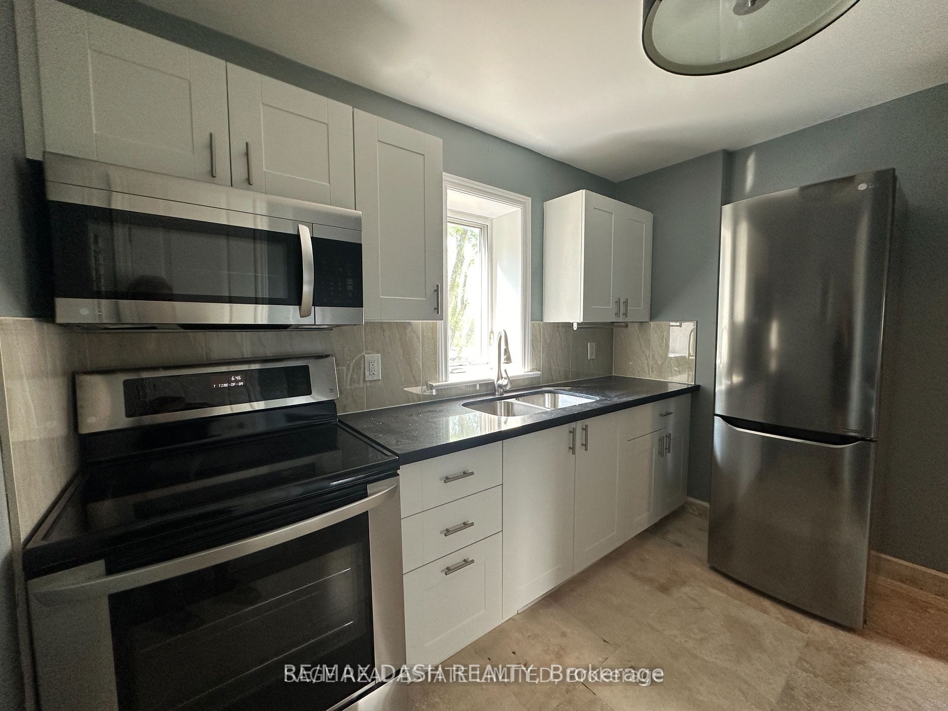 Unit Upper - 1531 Queen Street E, Toronto 3