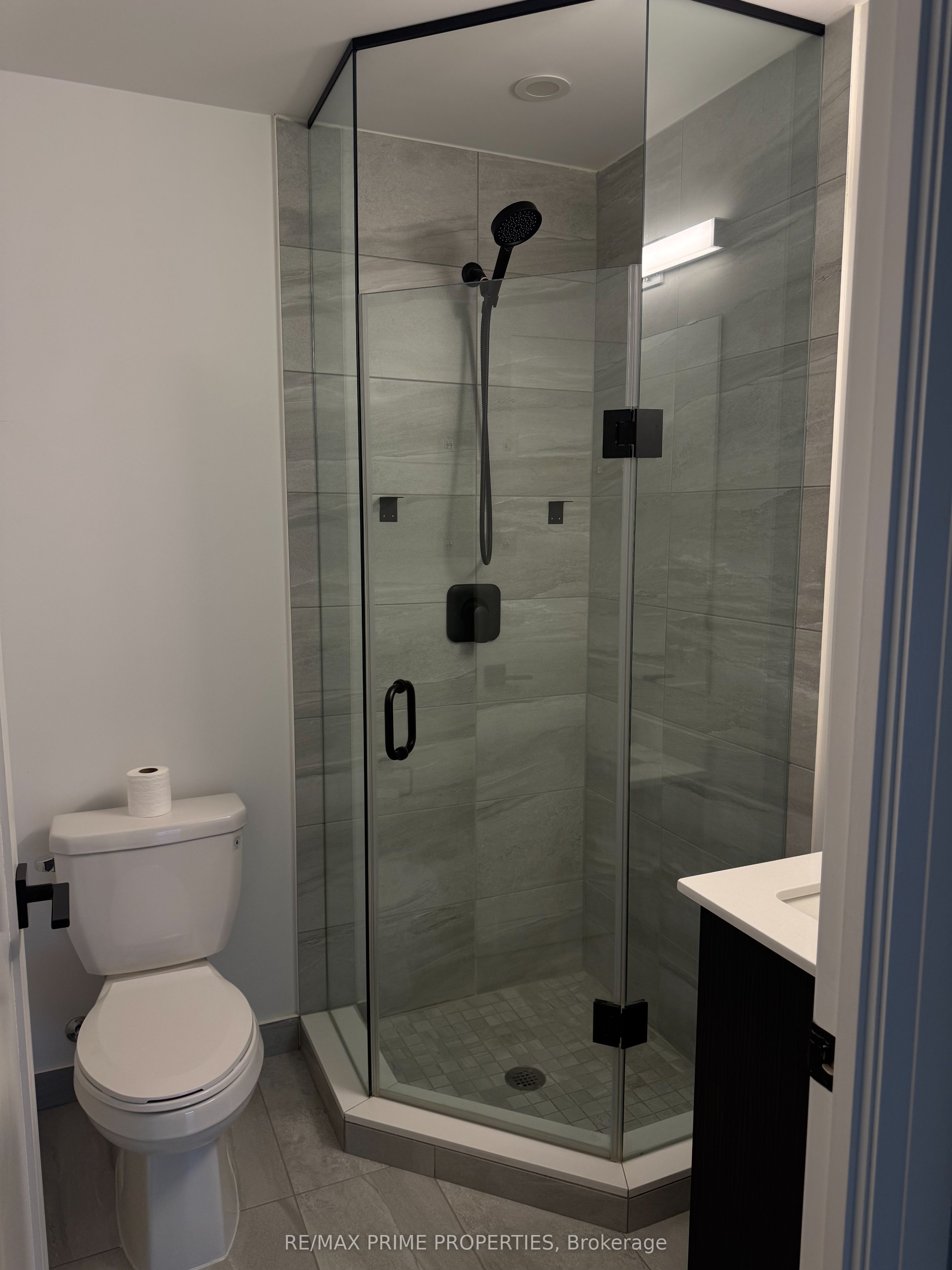 Unit 807 - 2369 Danforth Avenue, Toronto 5
