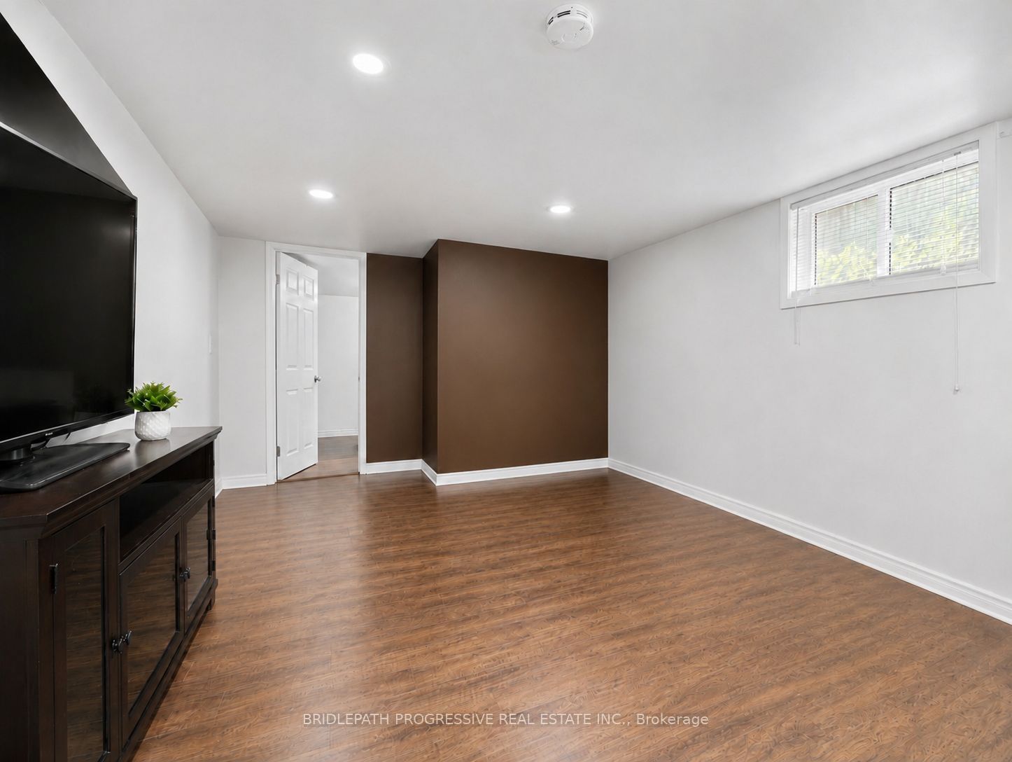 621 Wychwood Street, Oshawa 5
