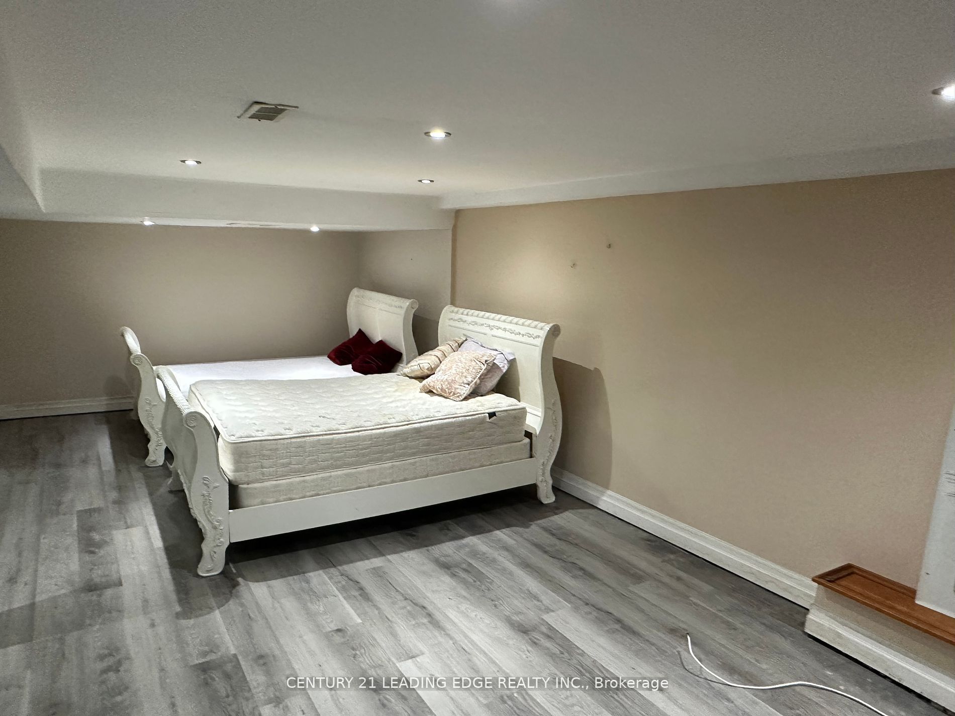 Unit Bsmt - 24 Barnsley Court, Scarborough 5