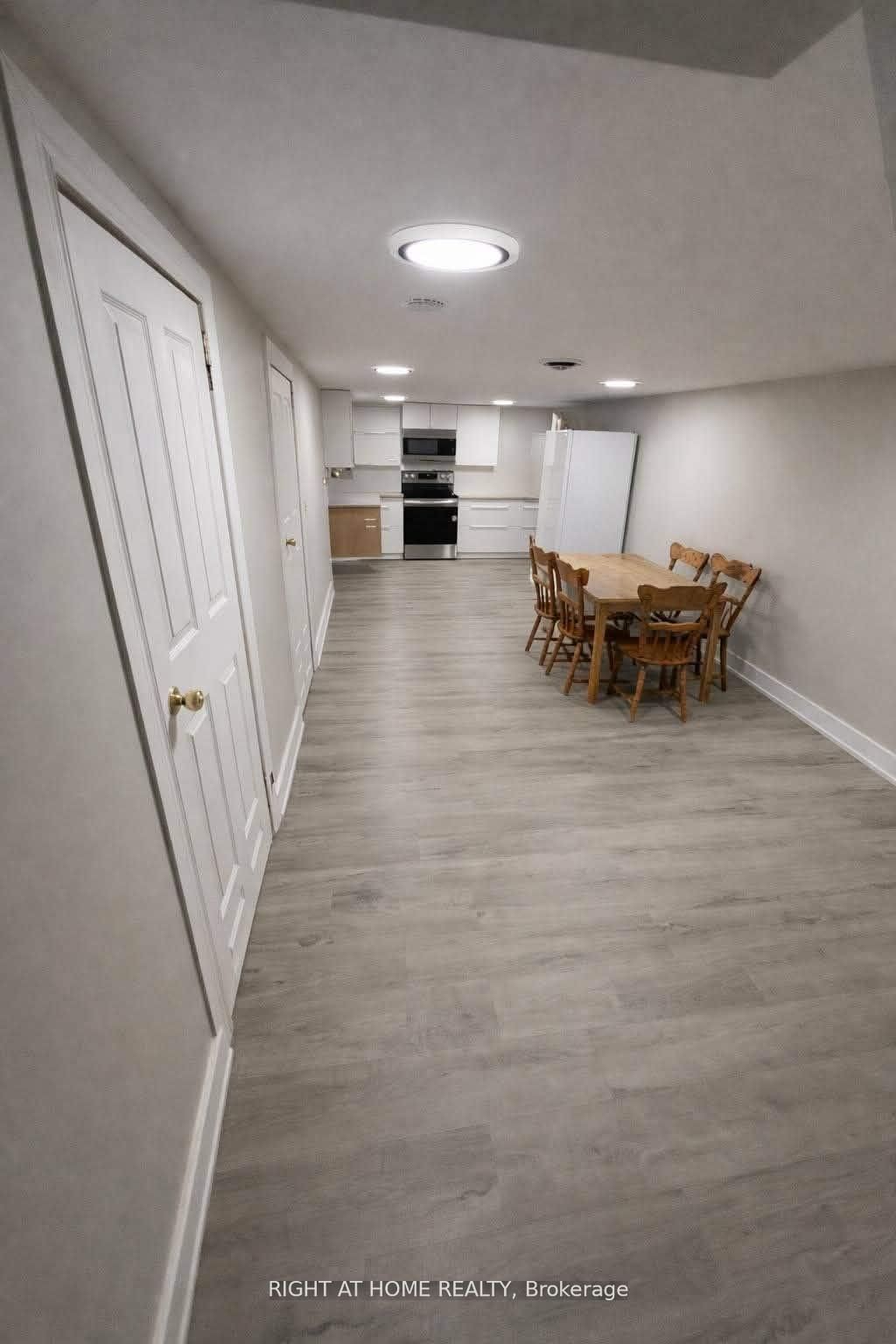 869 Grenoble Boulevard E, Pickering 5