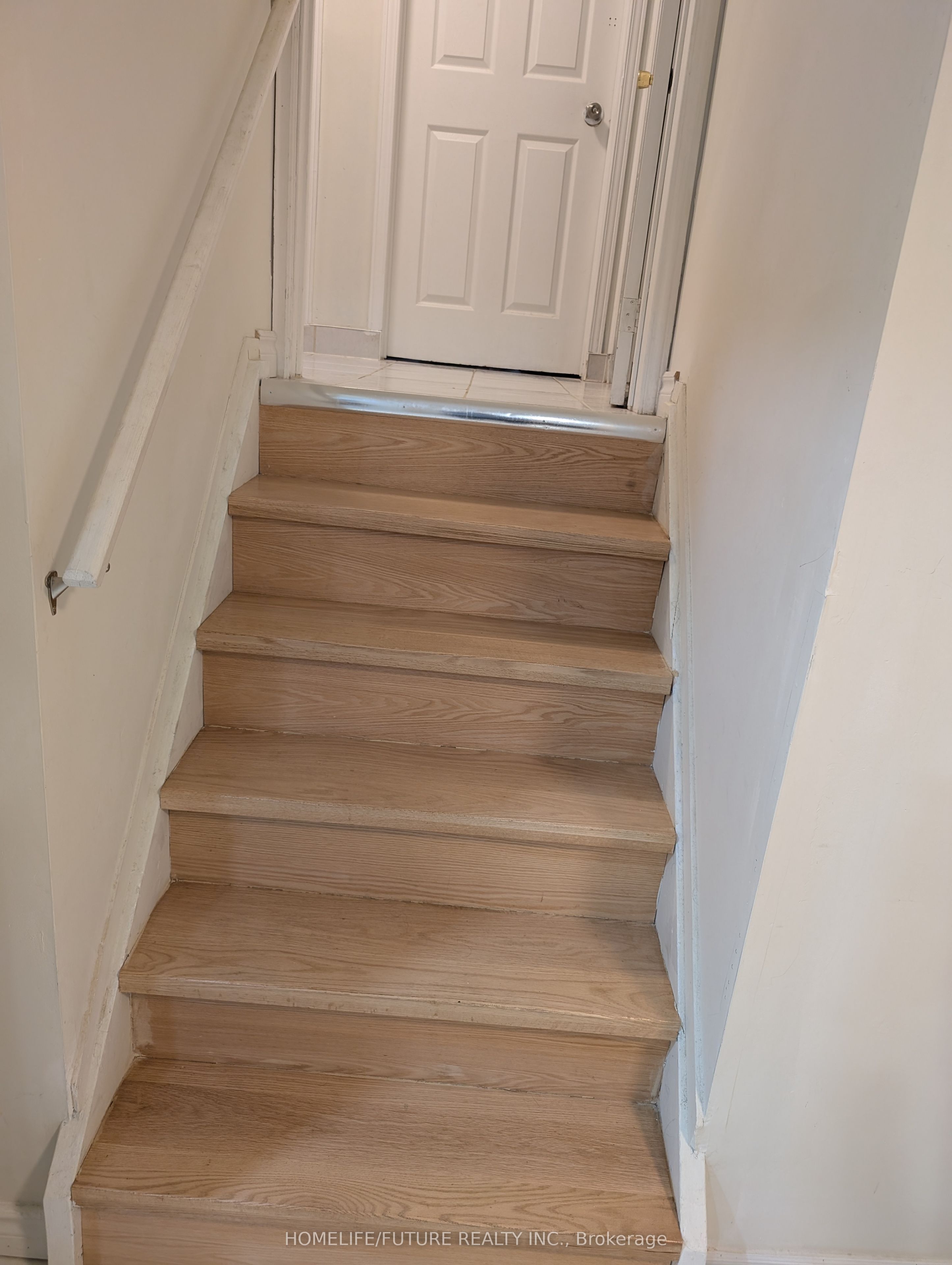 Unit Bsmt - 155 Mammoth Hall Trail, Scarborough 2