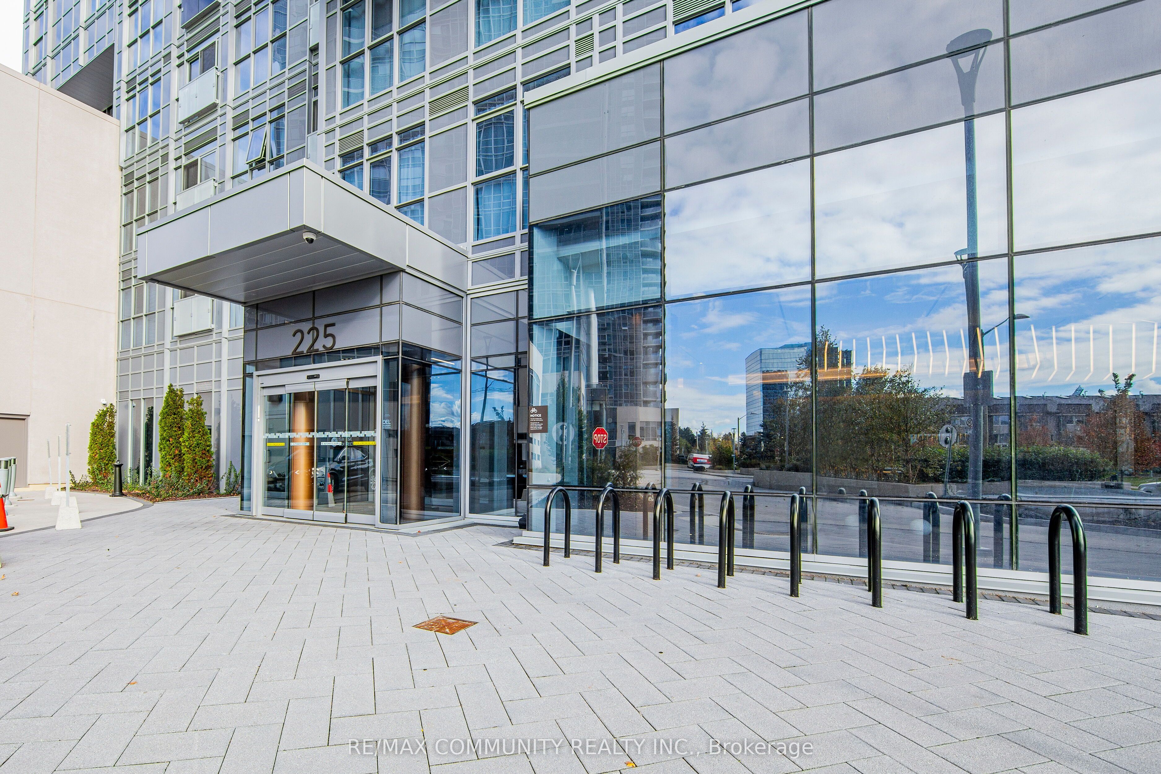 Unit 1102 - 225 Village Green Square, Scarborough 3