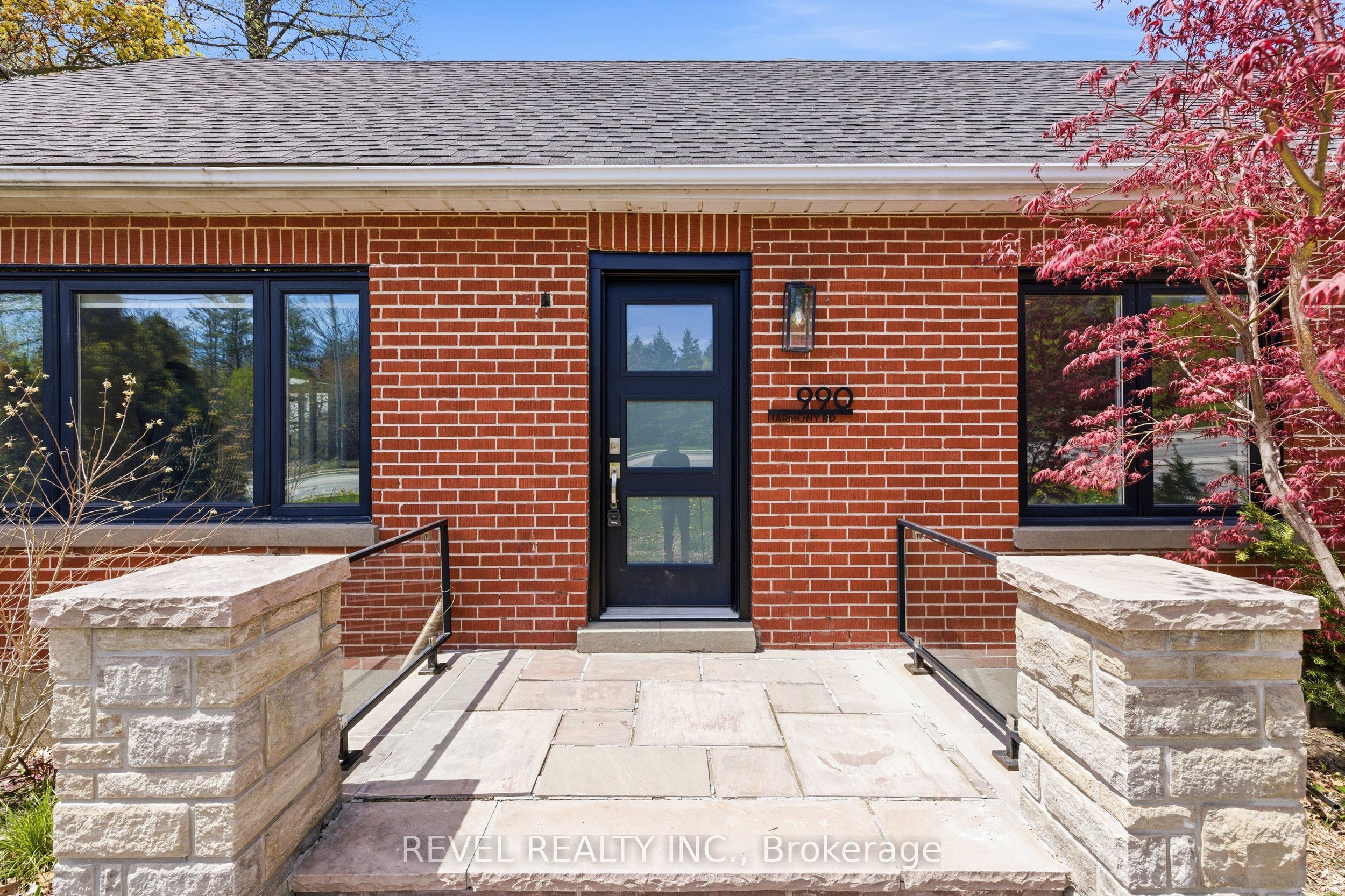 Unit Main - 990 Harmony Road N, Oshawa 2