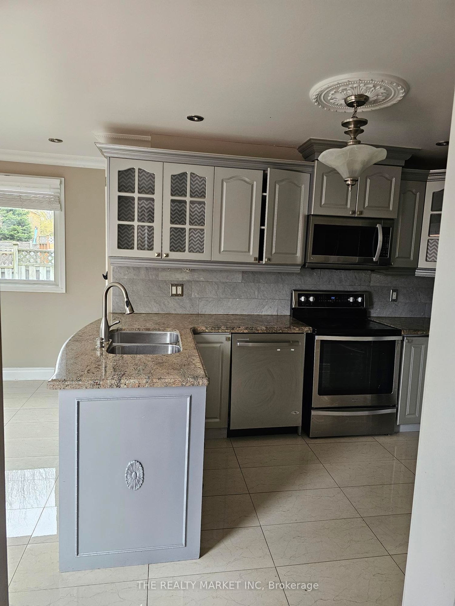 Unit Room - 102 William Stephenson Drive, Whitby 3