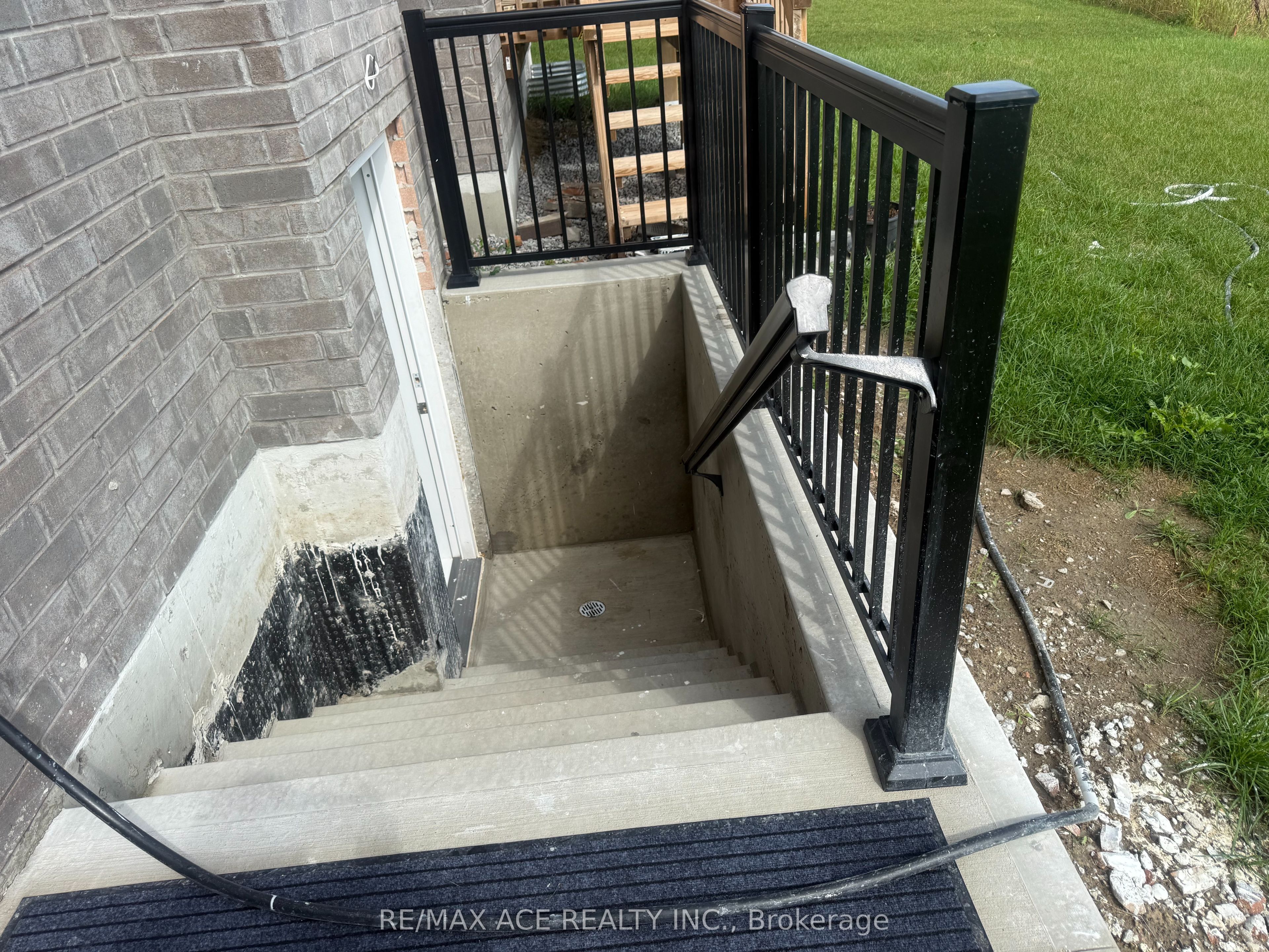 Unit Bsmt - 2219 Beckman Crescent, Oshawa 3