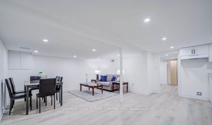 Unit Basement - 71 Vauxhall Drive, Scarborough 5