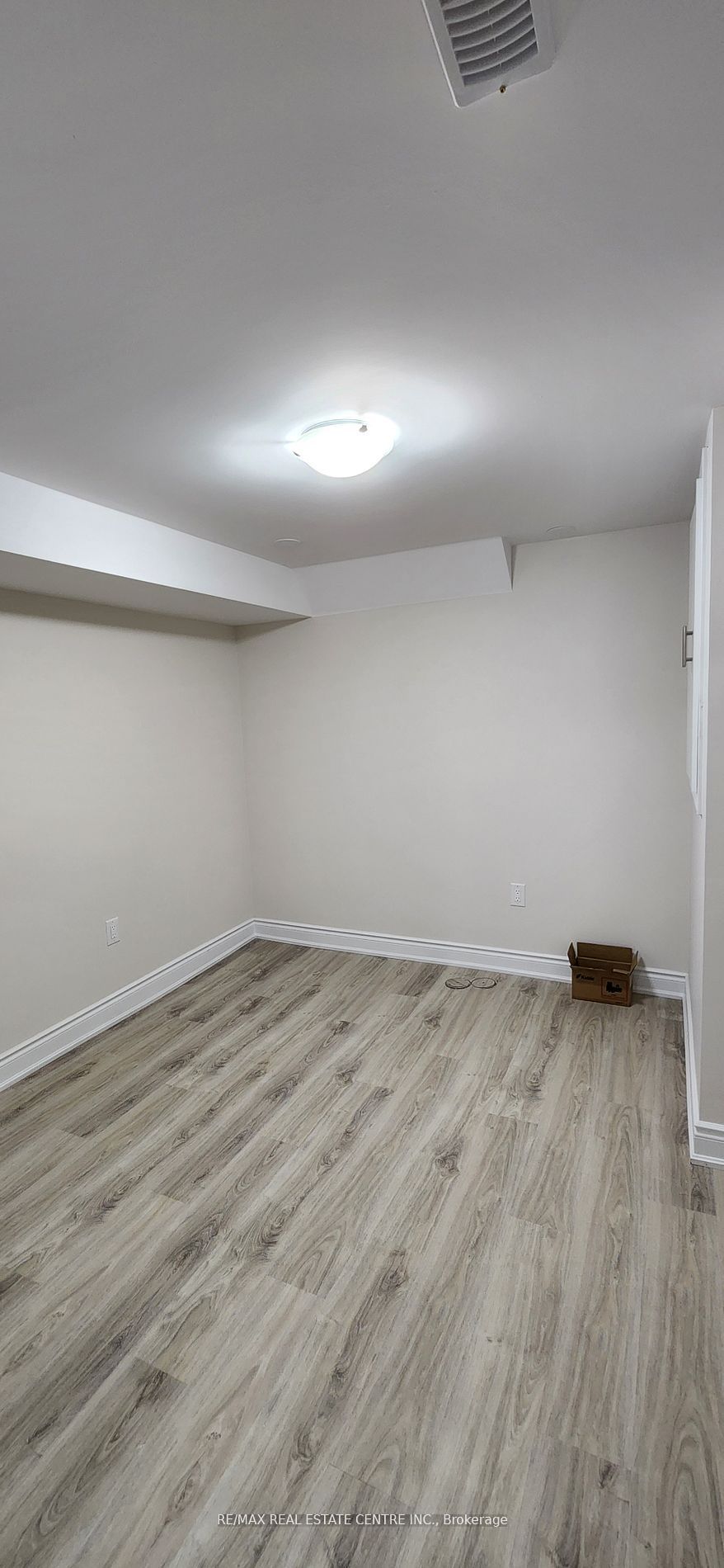 Unit basement - 15 Dagwell Crescent, Ajax 4