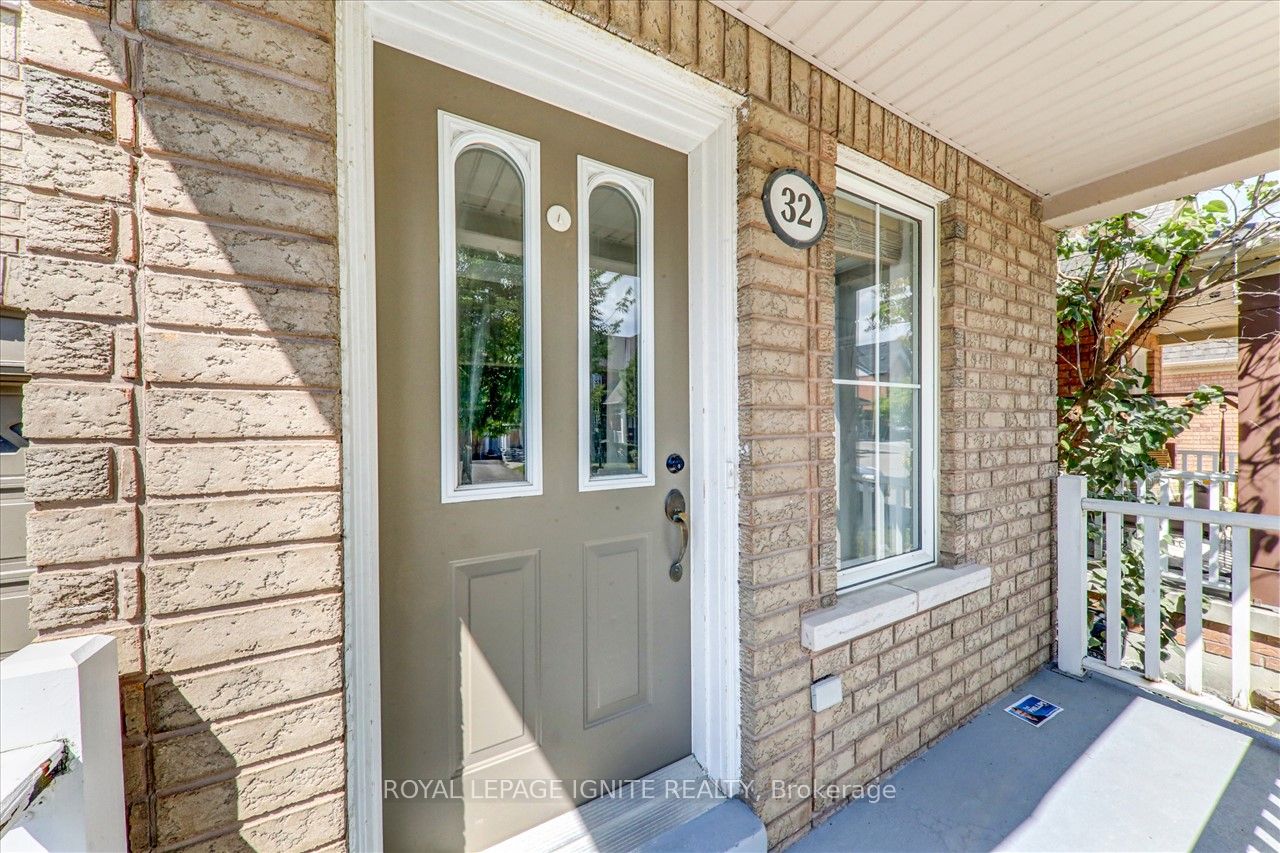 32 Tansley Crescent, Ajax 4