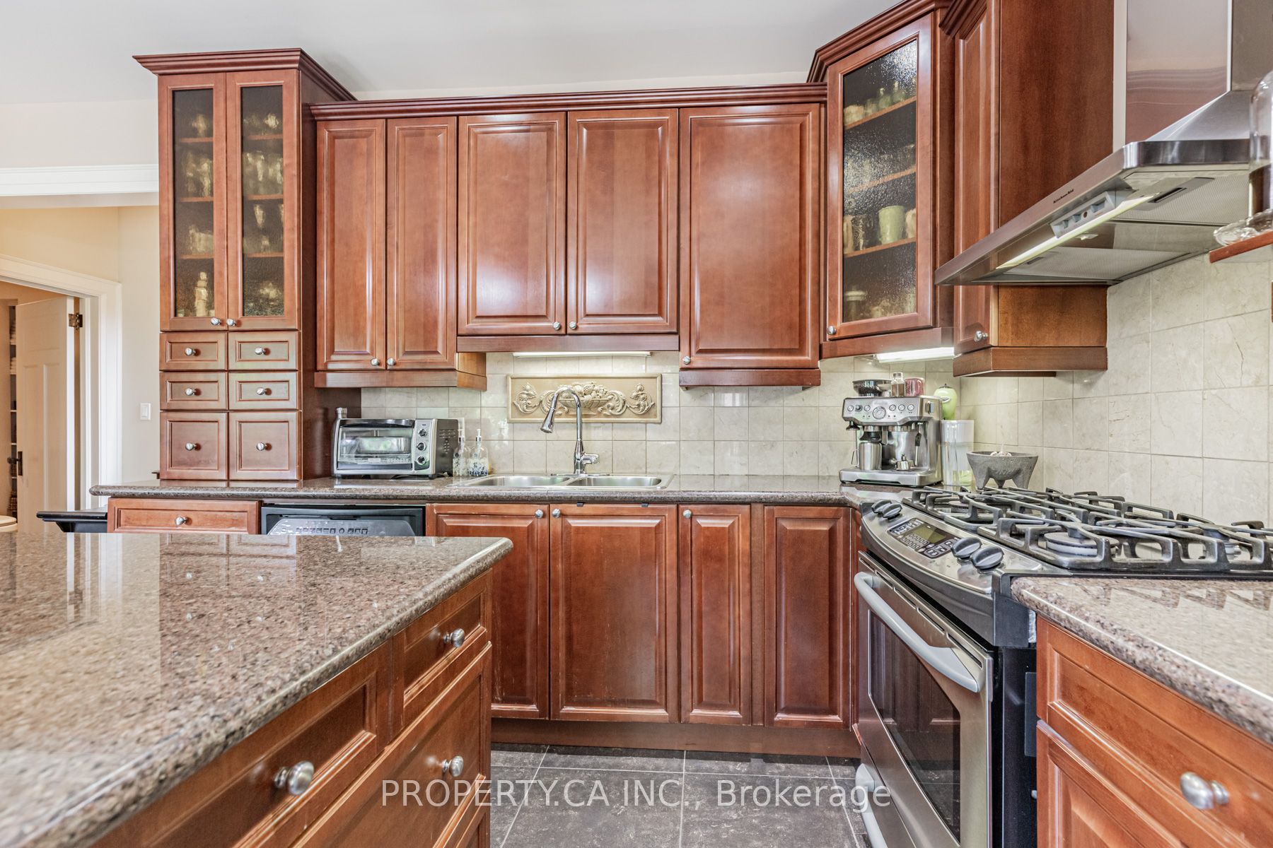 Unit Upper - 131 Gillard Avenue, Toronto 3