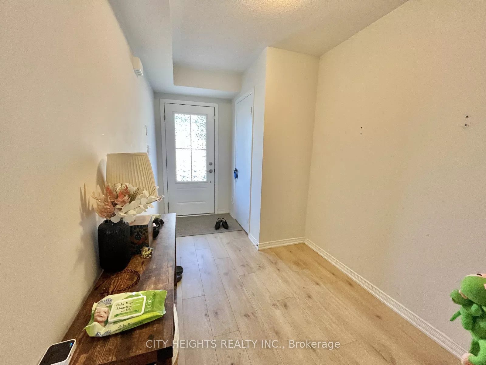 92 Jerome Way, Clarington 2