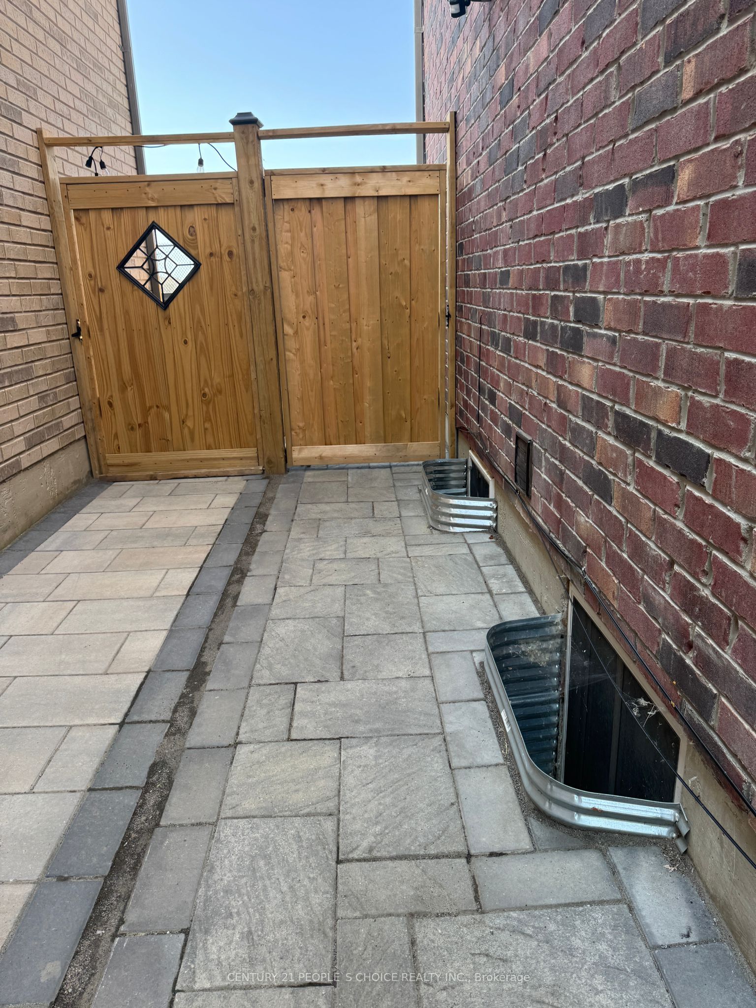 Unit Bsmt - 83 Barkerville Drive, Whitby 5