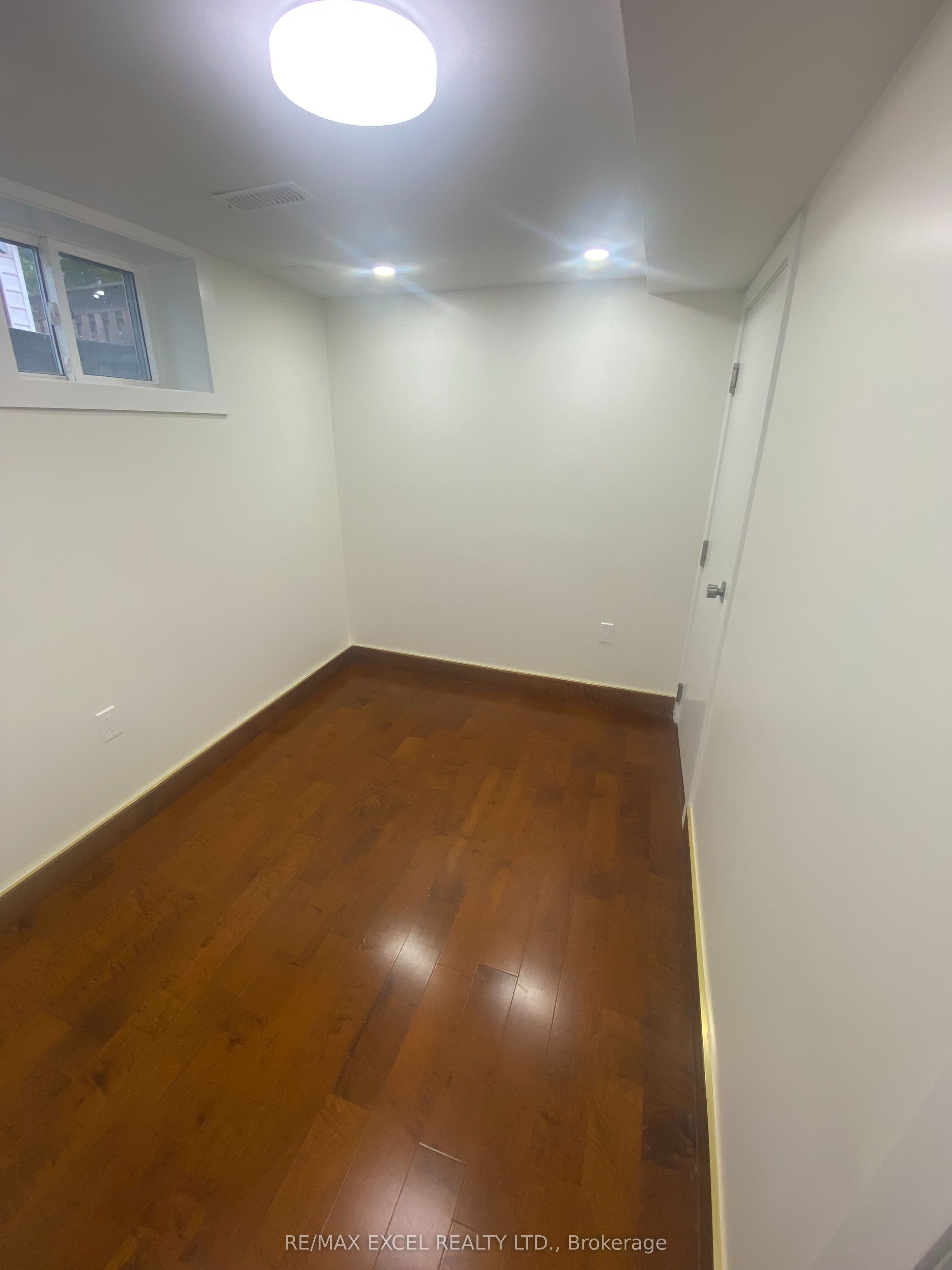 Unit Basement - 226 Elgin Street W, Oshawa 3