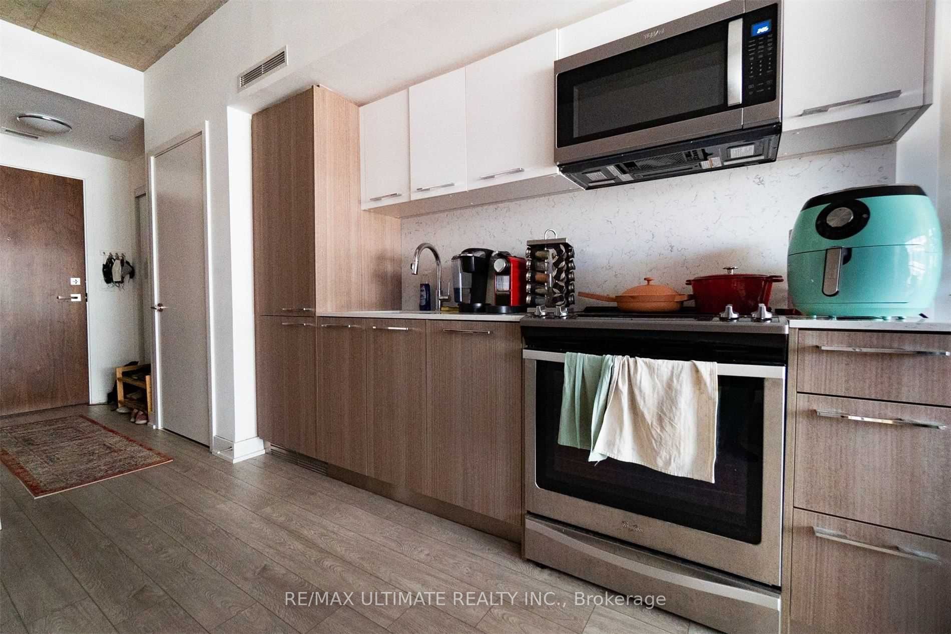 Unit 403 - 15 Baseball Place, Toronto 5