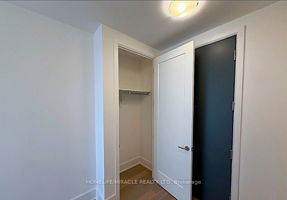 Unit 404 - 800 Broadview Avenue, Toronto 5