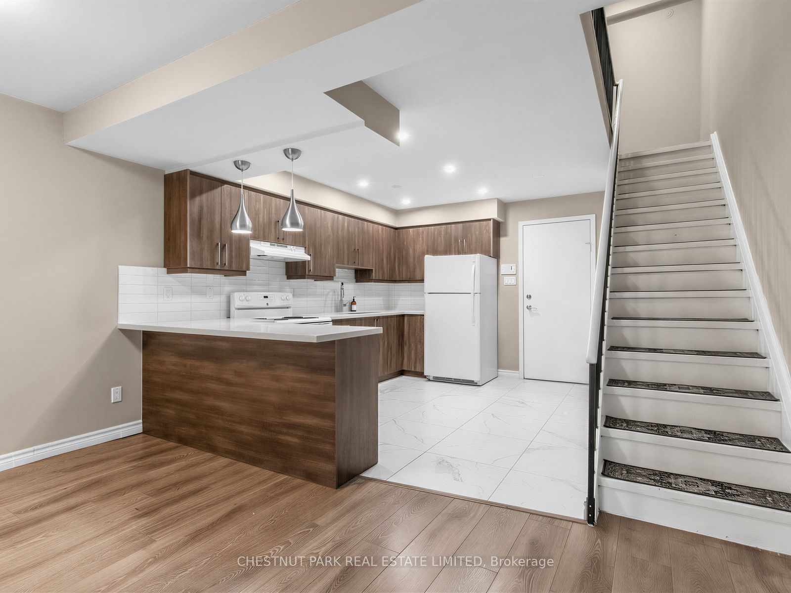 Unit 2 - 880 Broadview Avenue, Toronto 3