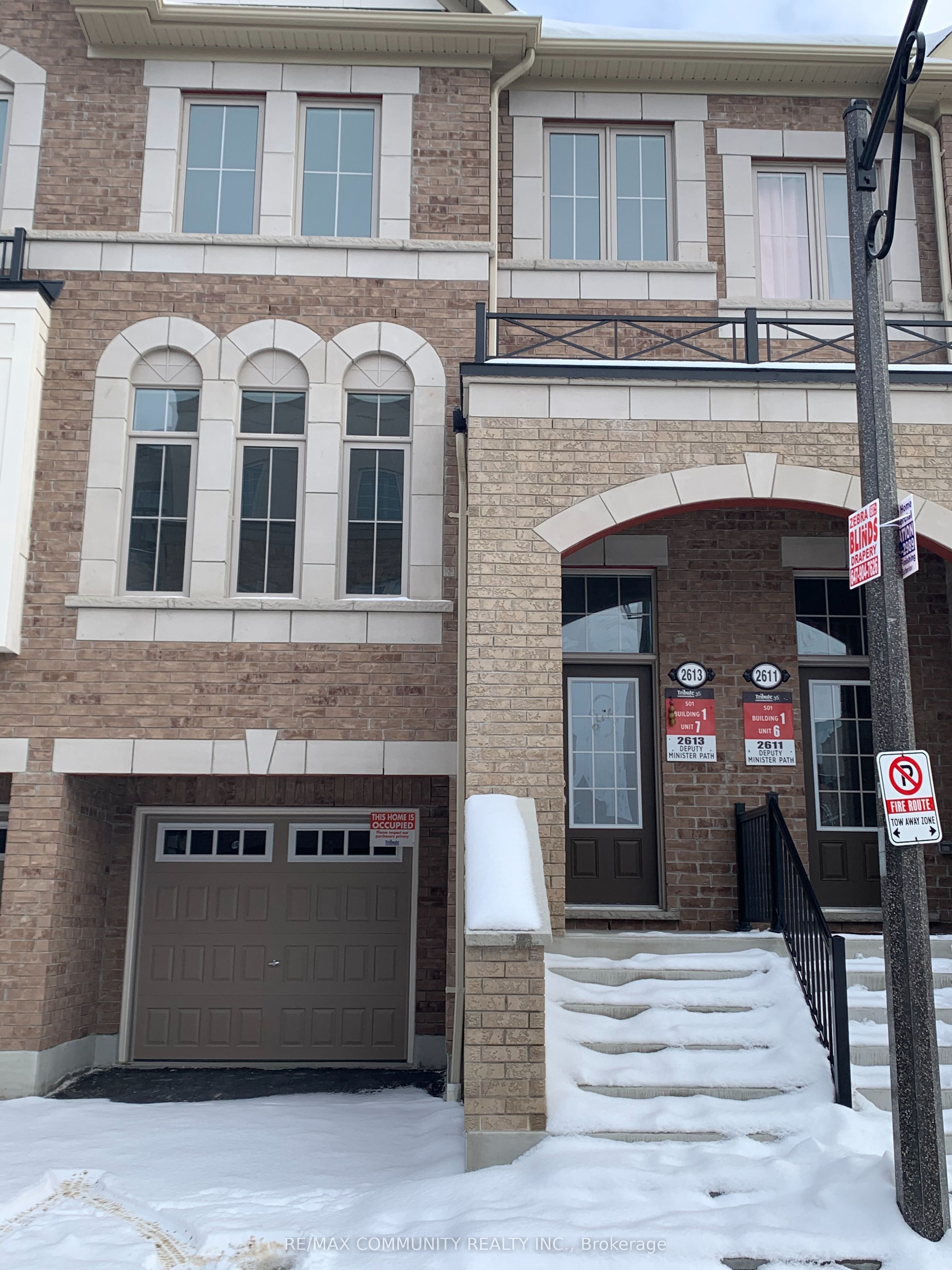 2613 Deputy Minister Path Avenue, Oshawa 1
