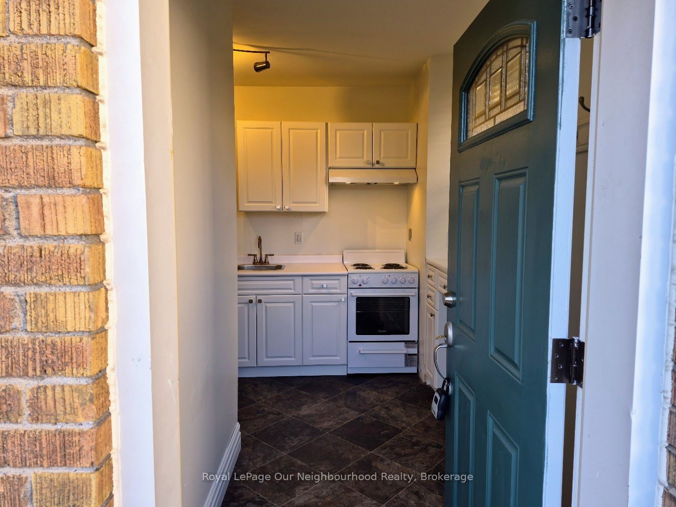 Unit Main - 11 Colborne Street W, Oshawa 3