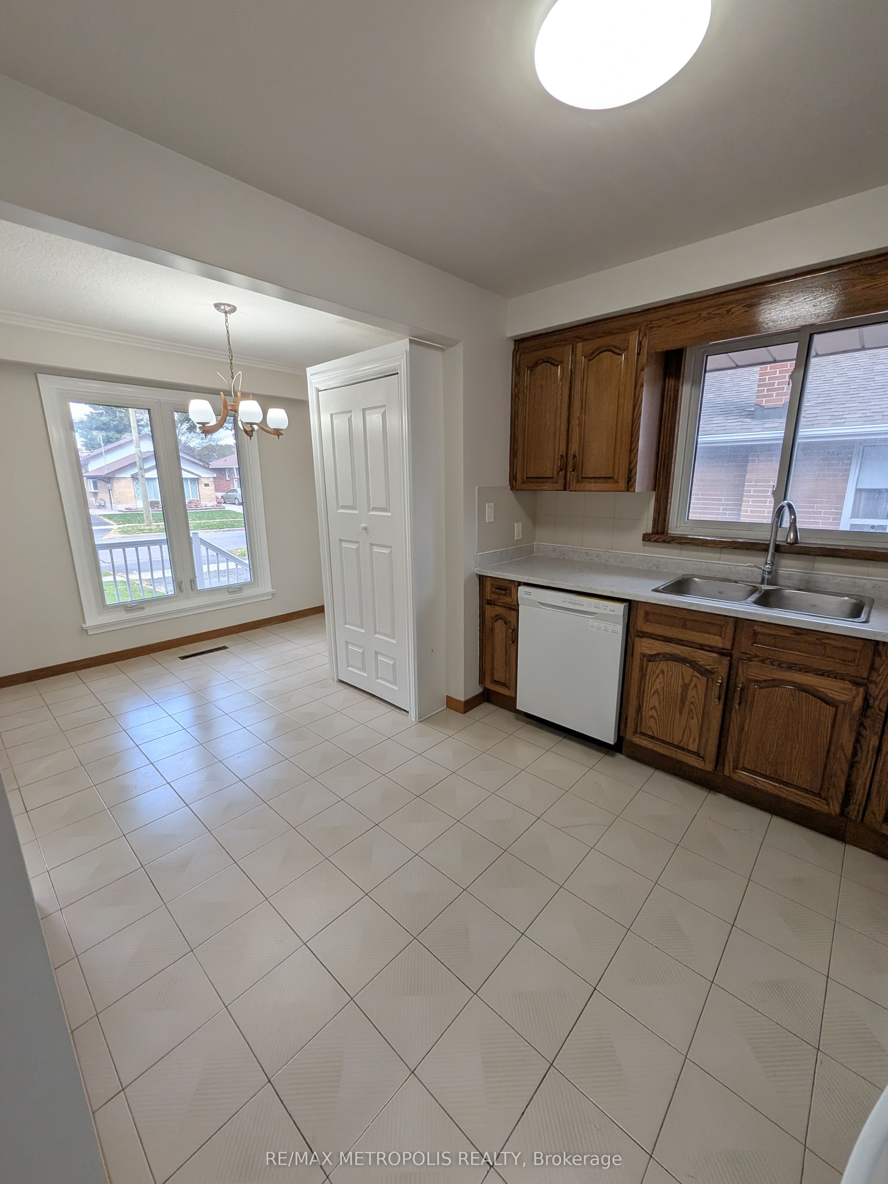 Unit Main - 43 Lewiston Road, Scarborough 3