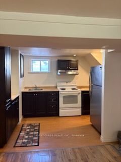 Unit Bsmt - 49 Longford Drive, Newmarket 5