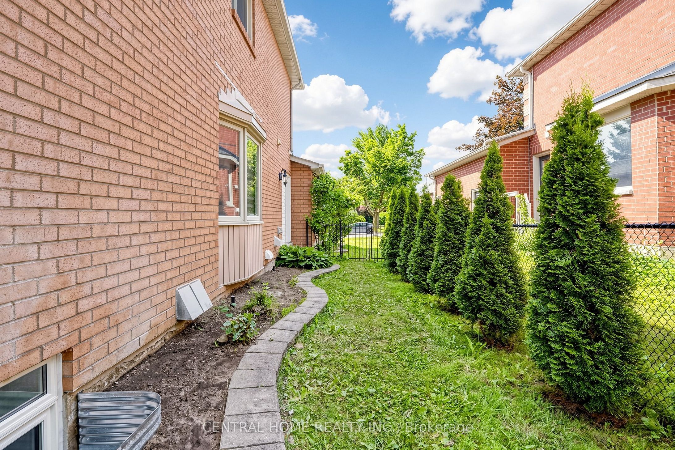 Unit BASEMENT UNIT 2 - 307 Alex Doner Drive, Newmarket 3