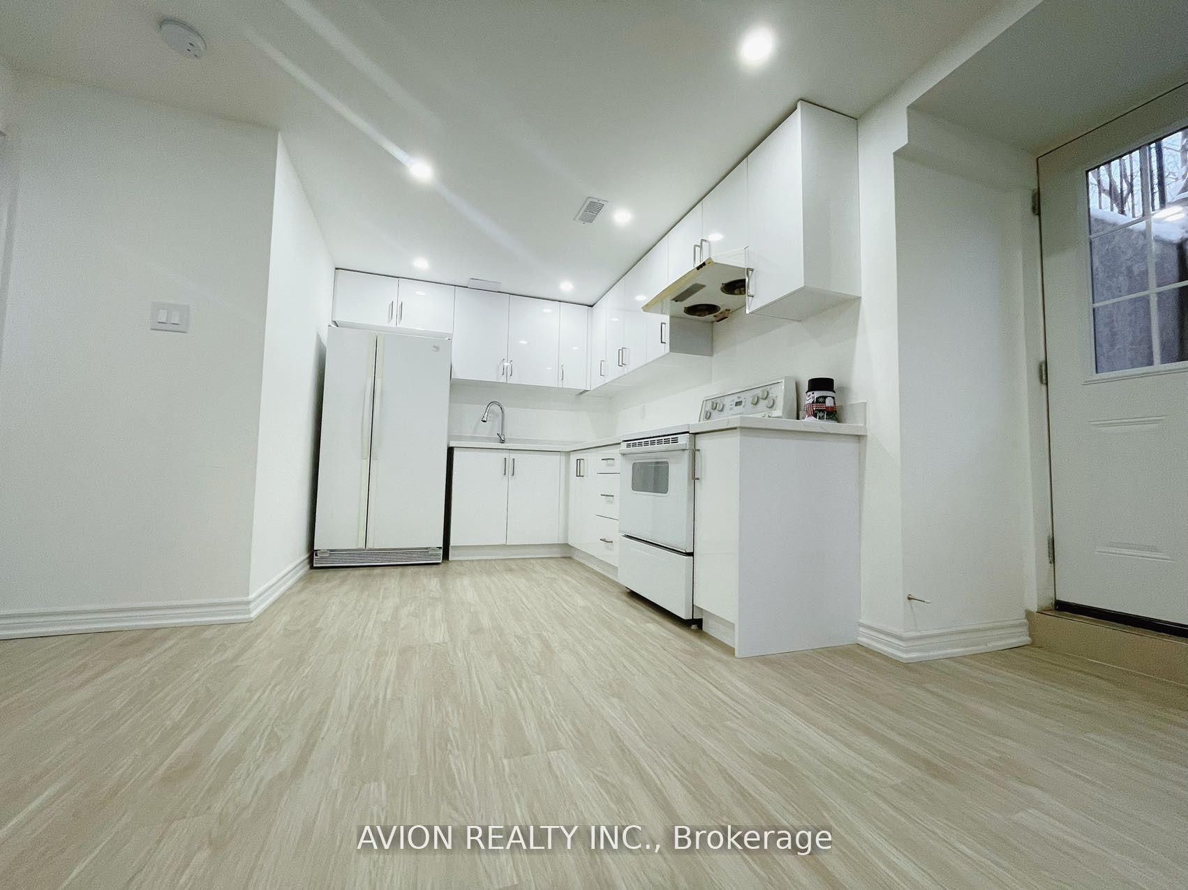 Unit bsmt - 56 Golden Oak Avenue, Richmond Hill 5