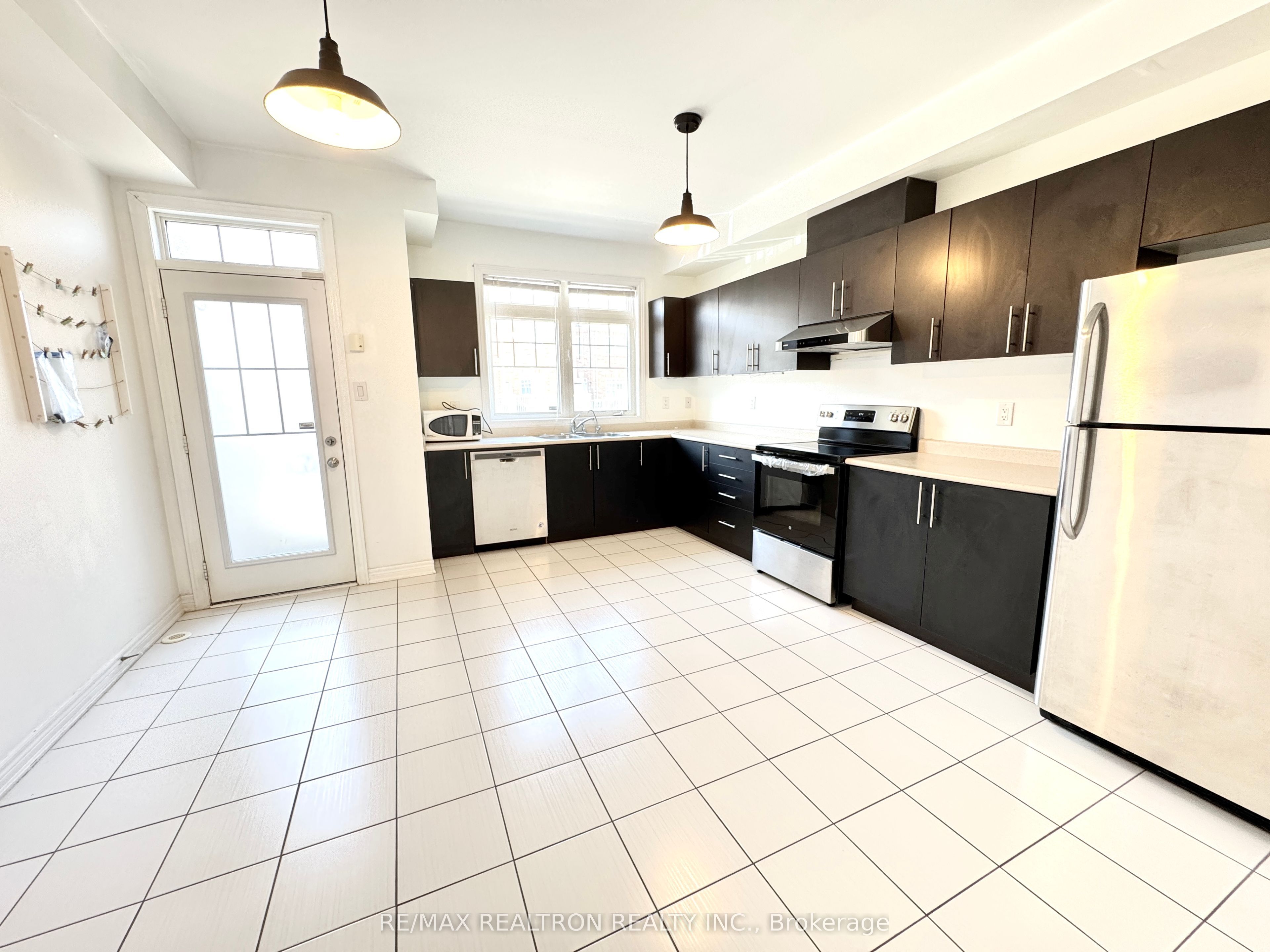 316 Delray Drive, Markham 5