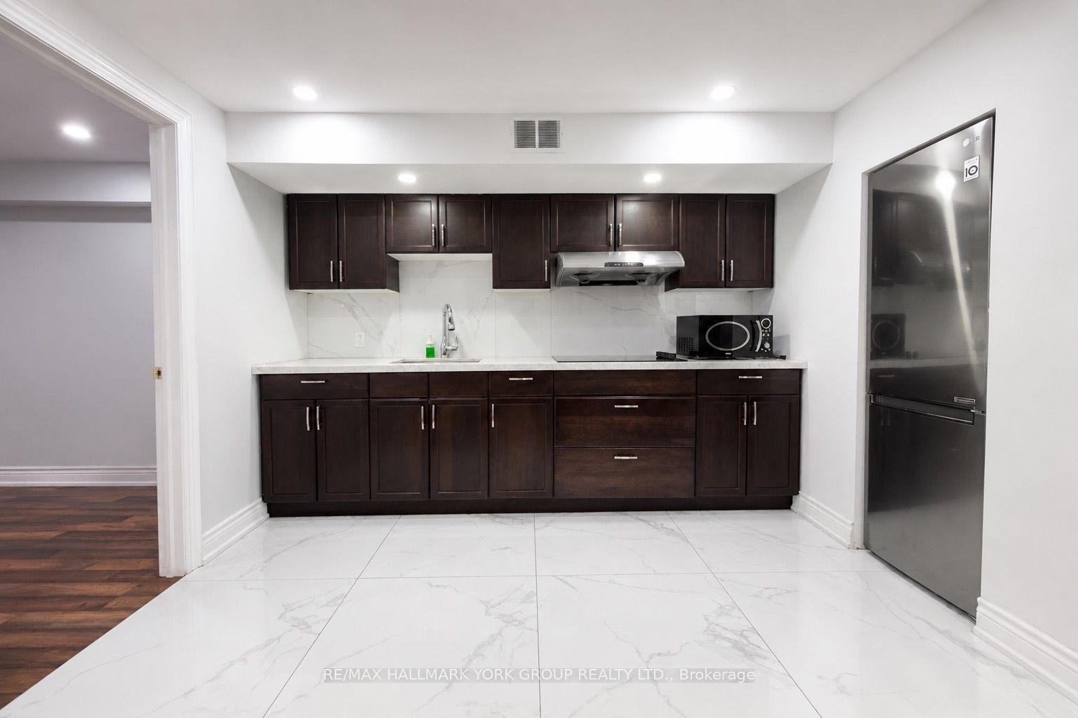 33 Deerwood Crescent, Richmond Hill 3