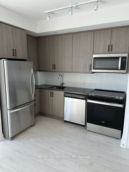 Unit 703W - 10 Gatineau Drive, Vaughan 5