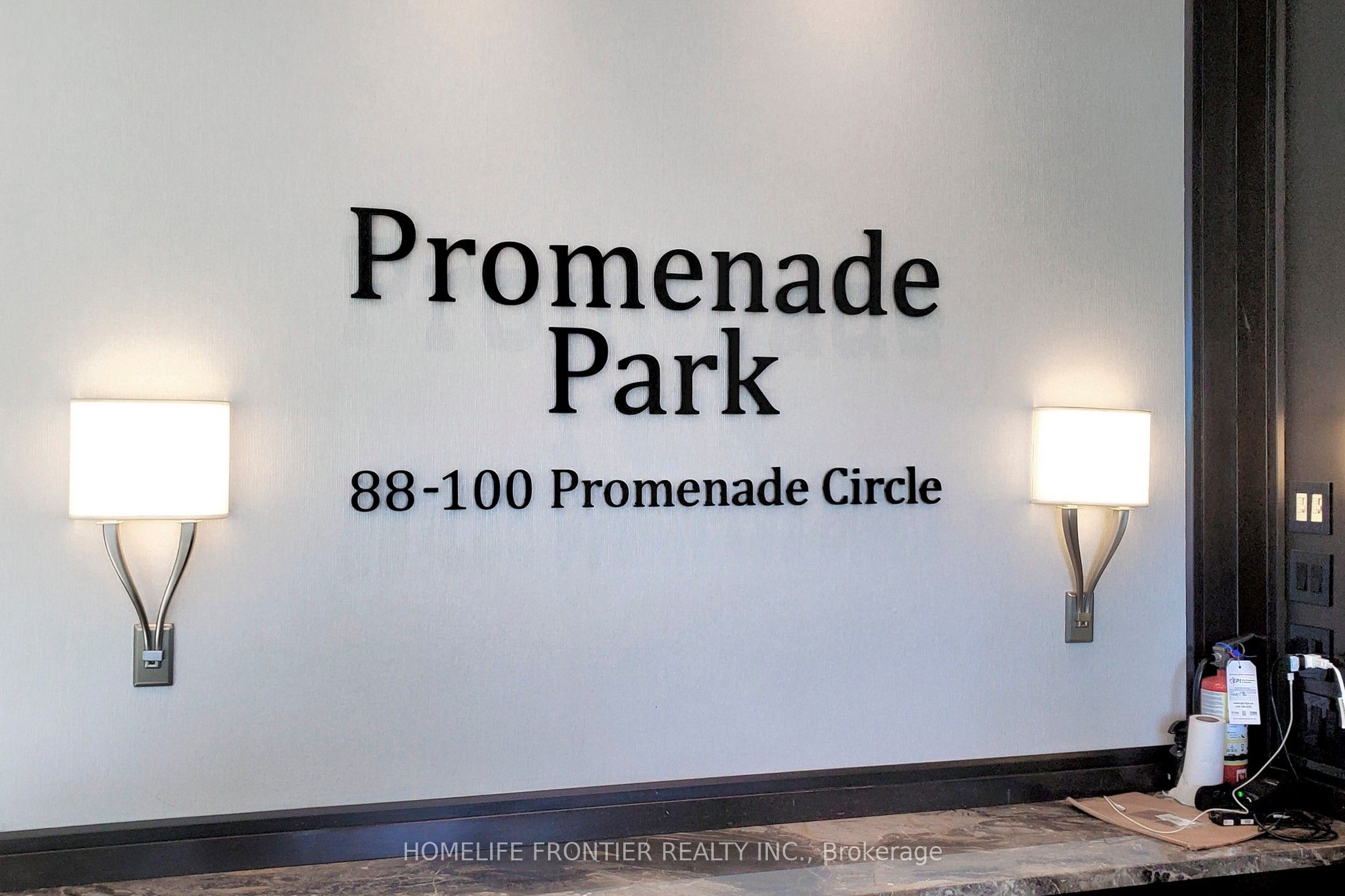 Unit 610 - 100 Promenade Circle, Vaughan 2