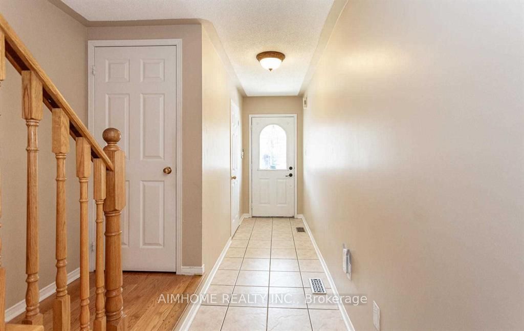 34 Raymond Bartlett Avenue, Markham 2