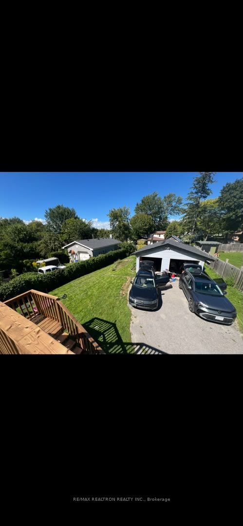 Unit Upper - 280 Hillcrest Road N, Georgina 2