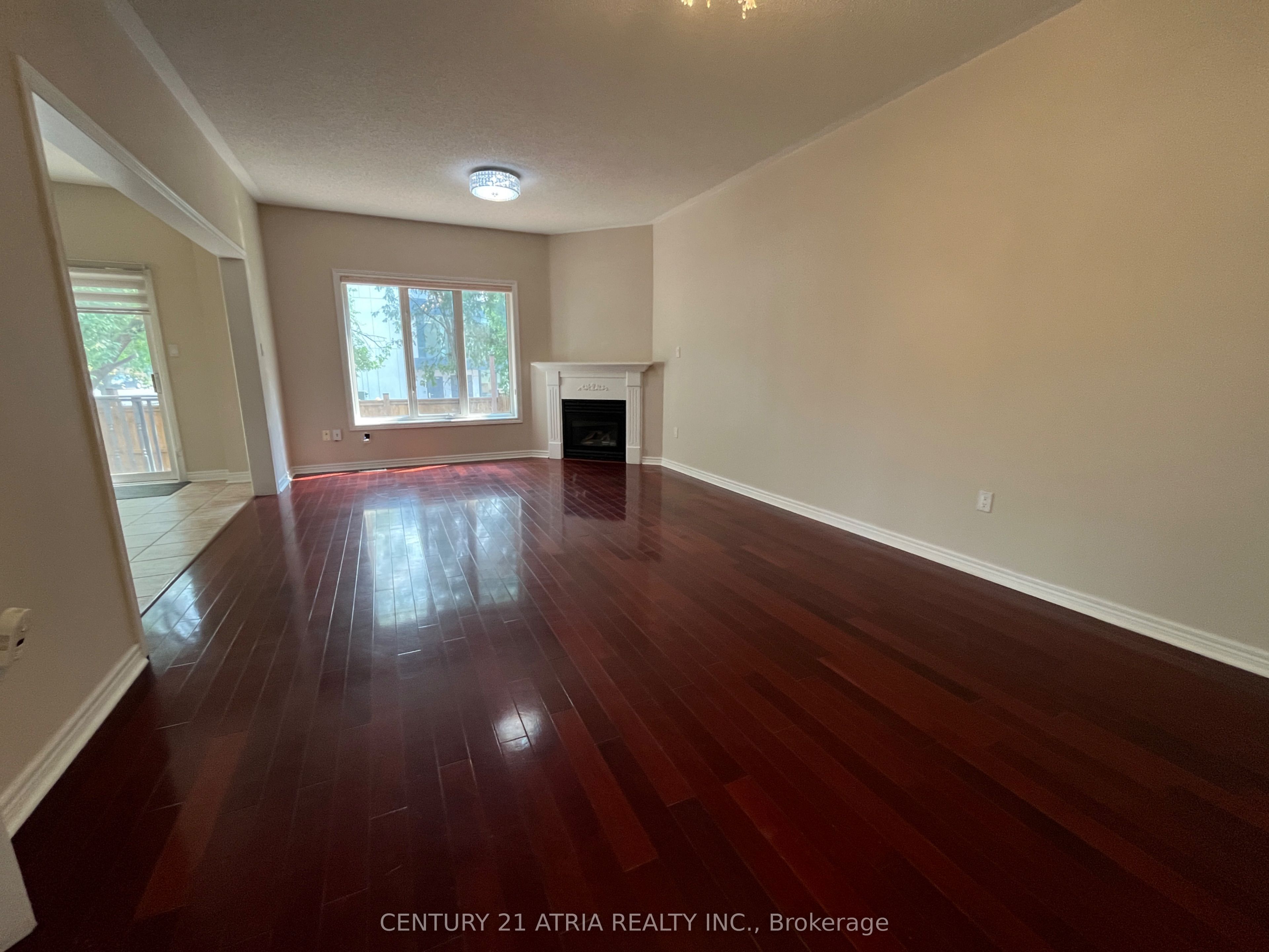 69 Loredana Court, Richmond Hill 3